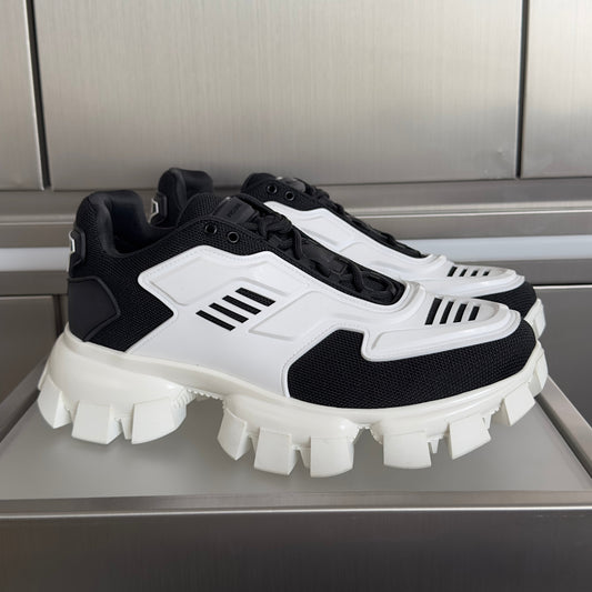 КРОСІВКИ PRADA 26S CLOUDBUST THUNDER 60 ММ З БІЛОГО ТА ЧОРНОГО СІТЧАСТОГО МАТЕРІАЛУ ТА ТПУ