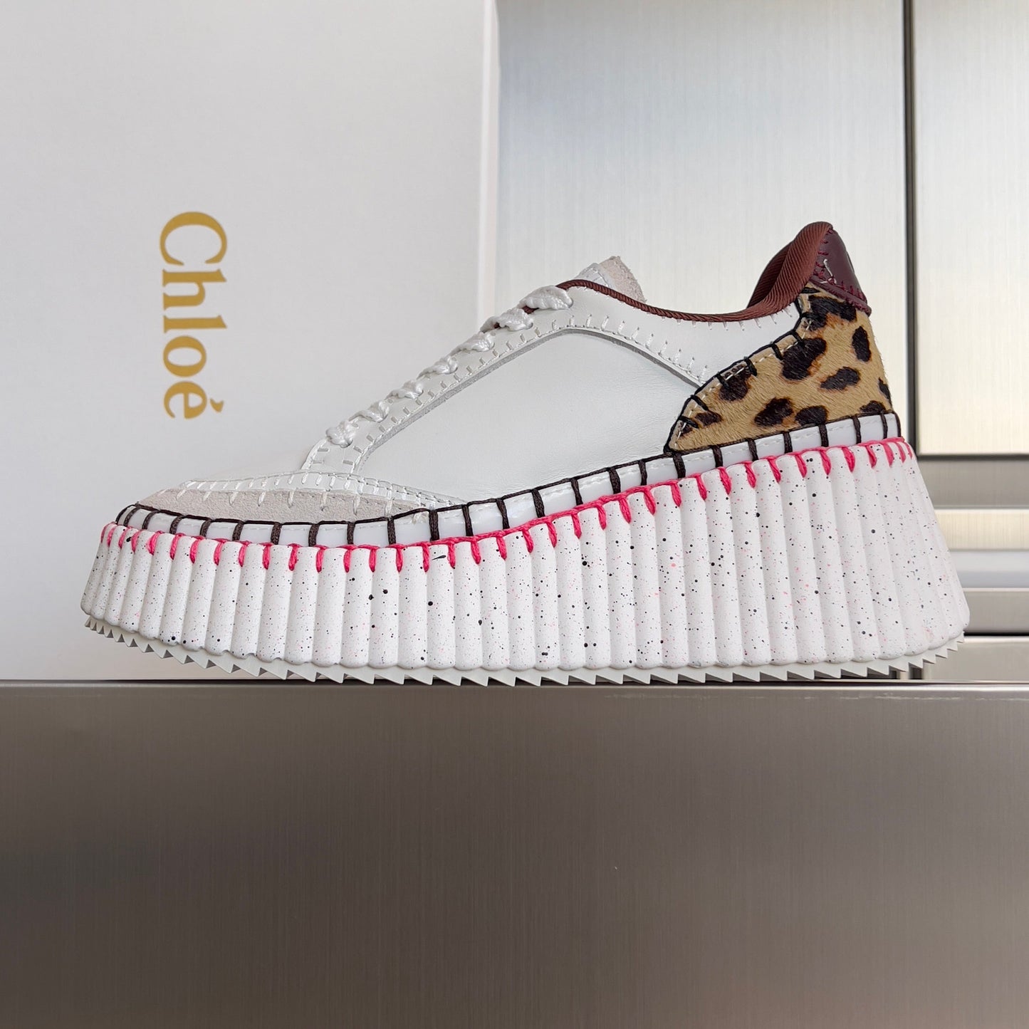 CHLOÉ 26S WEDGE SNEAKERS 70 MM IN WHITE CALFSKIN AND LEOPARD PRINT PONY HAIR