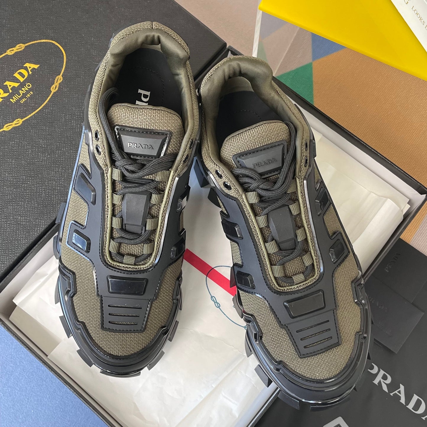 КРОСІВКИ PRADA 26S CLOUDBUST THUNDER 60 ММ З ОЛИВКОВО-КОРИЧНЕВОЇ СІТЧАСТОЇ ТКАНИНИ