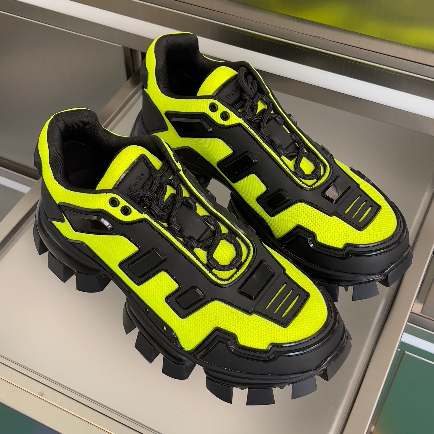 КРОСІВКИ PRADA 26S CLOUDBUST THUNDER 60 ММ ІЗ ЖОВТО-ЗЕЛЕНОГО СІТЧАСТОГО МАТЕРІАЛУ