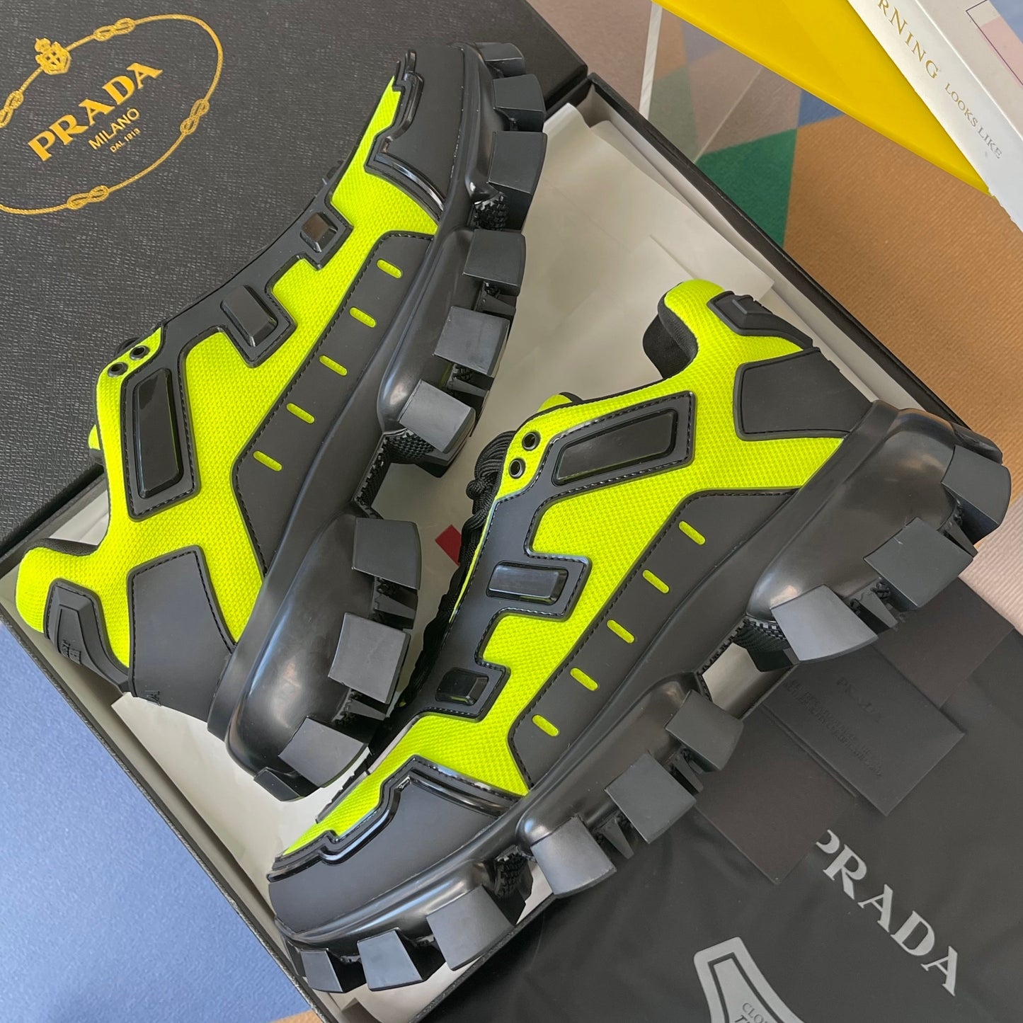 КРОСІВКИ PRADA 26S CLOUDBUST THUNDER 60 ММ ІЗ ЖОВТО-ЗЕЛЕНОГО СІТЧАСТОГО МАТЕРІАЛУ