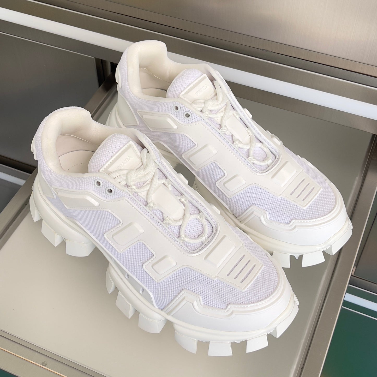 КРОСІВКИ PRADA 26S CLOUDBUST THUNDER 60 ММ З БІЛОЇ СІТЧАСТОЇ ТКАНИНИ