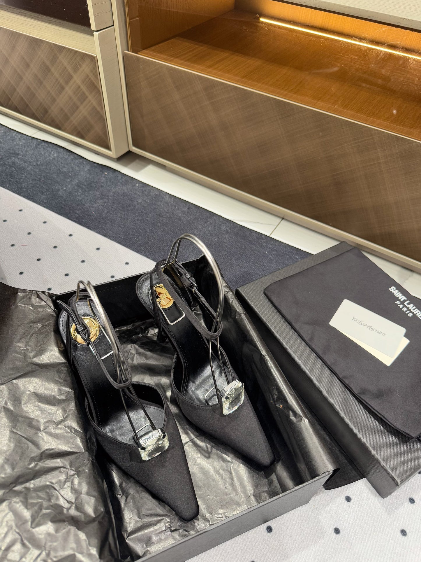 HARLOW PUMPS IN BLACK SATIN CREPE AND CRYSTALS - 35