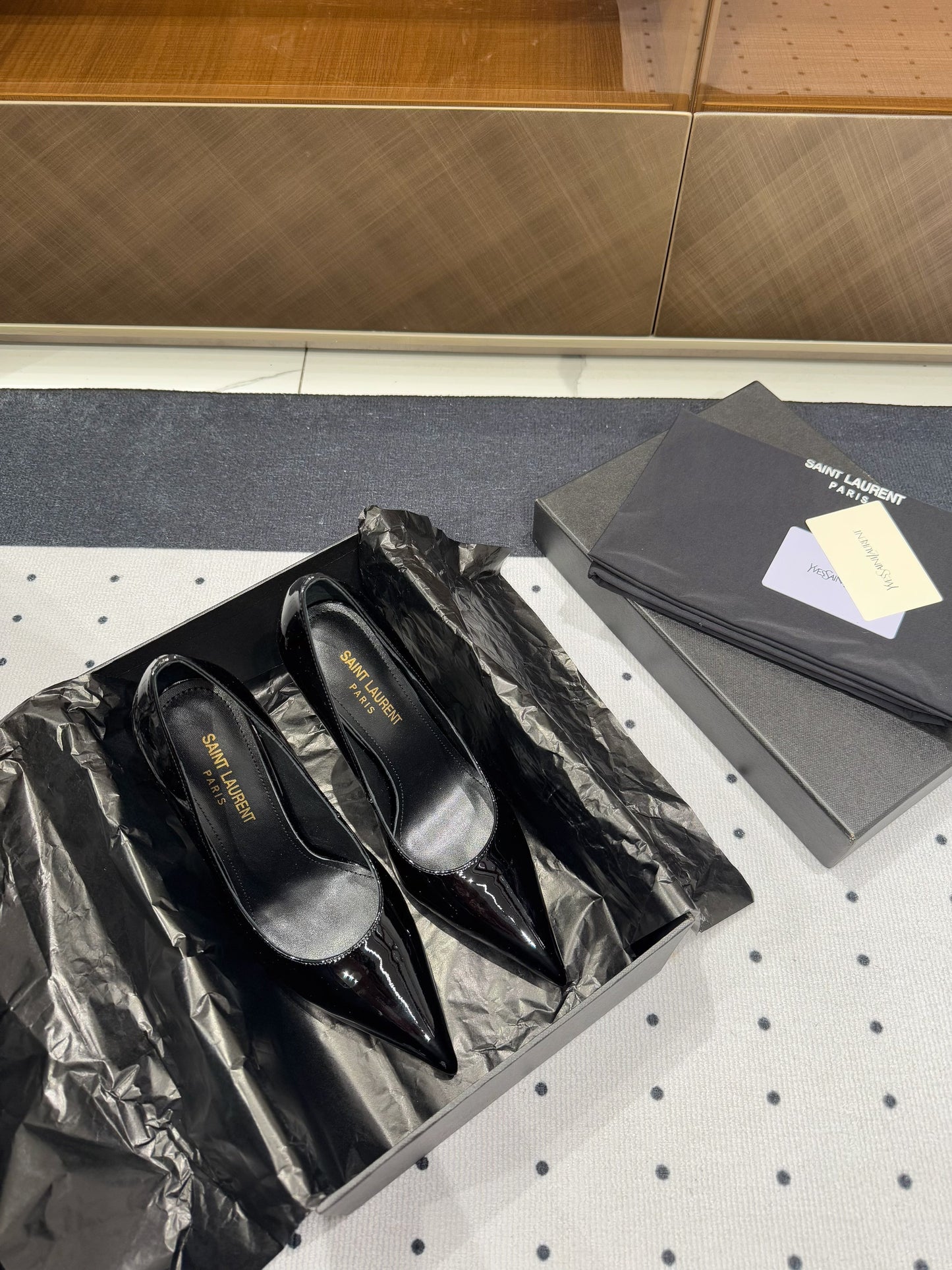 NORMA PUMPS IN BLACK GLOSSY SHEEPSKIN - 35