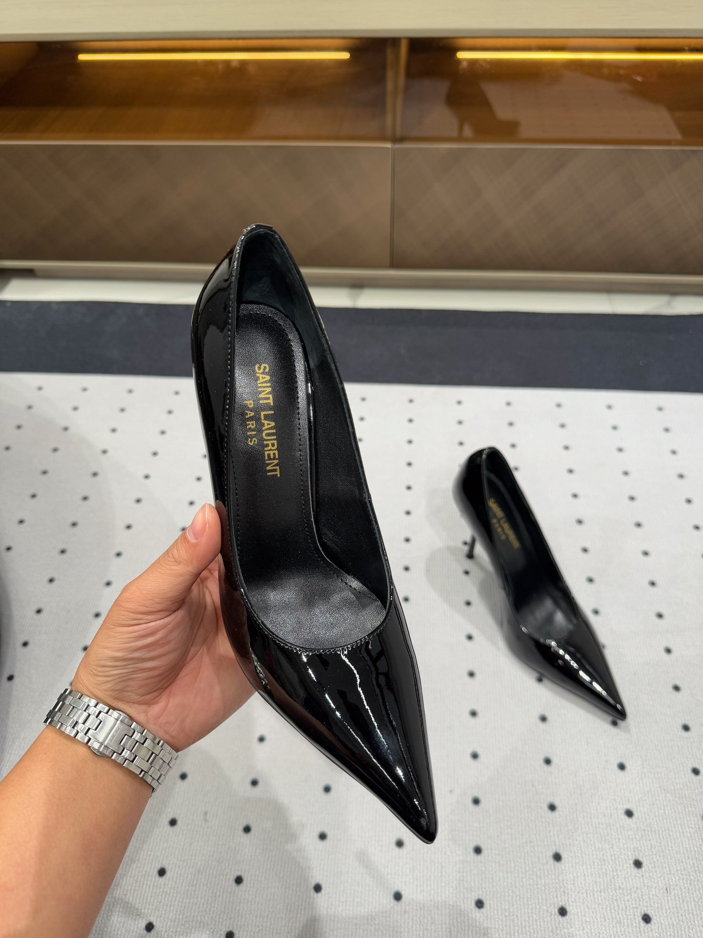 NORMA PUMPS IN BLACK GLOSSY SHEEPSKIN - 35