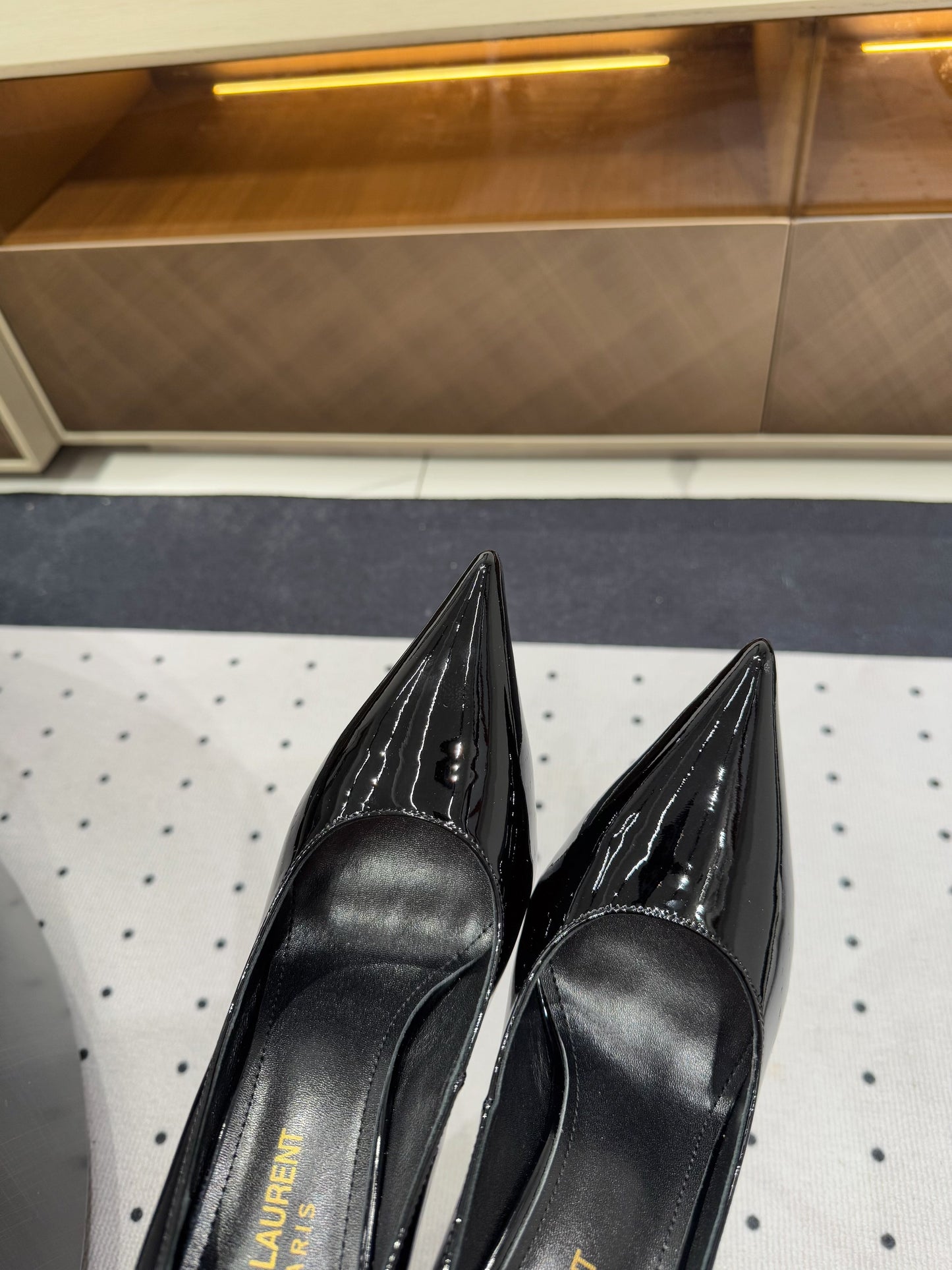 NORMA PUMPS IN BLACK GLOSSY SHEEPSKIN - 35