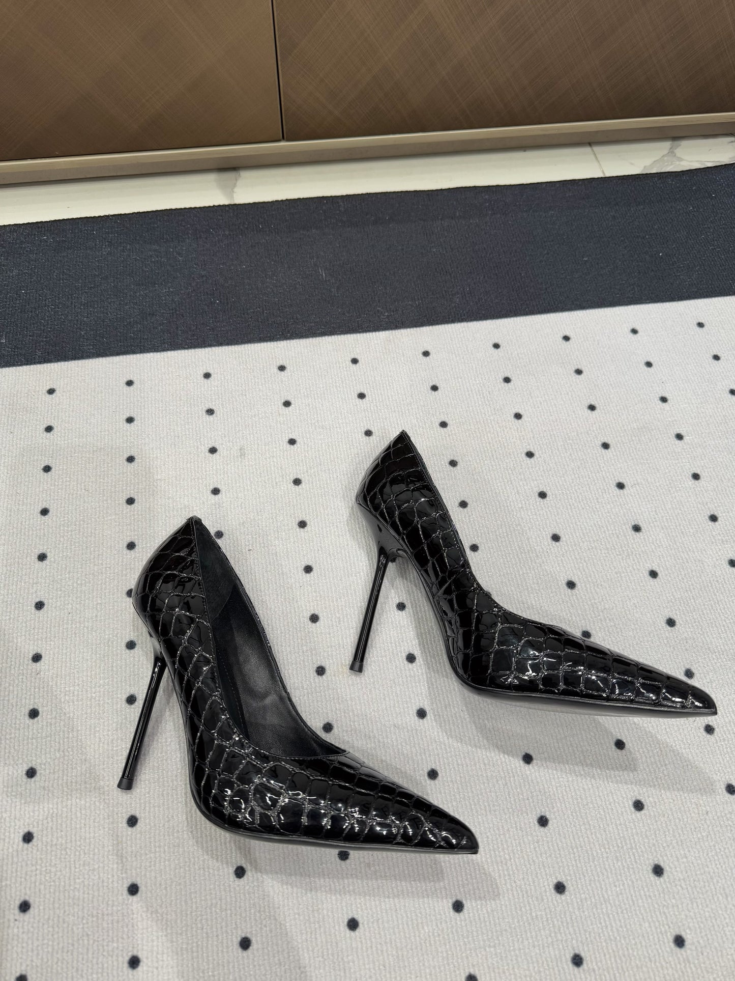 NORMA PUMPS IN BLACK CROCODILE PATTERN SHEEPSKIN - 35