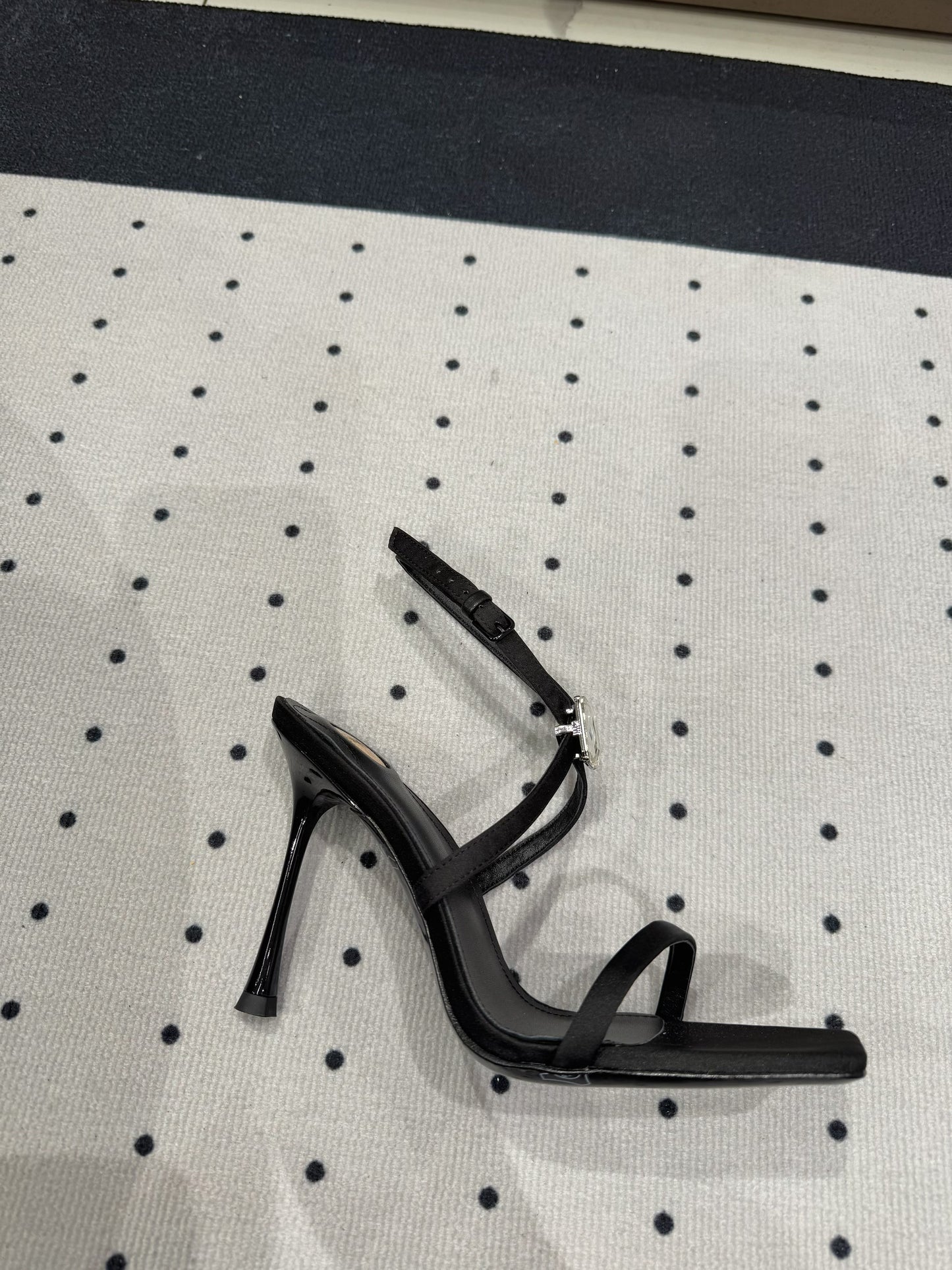 HIGH HEEL SANDALS IN BLACK SILK WTH STRAPS ATTACHED GEM - 35