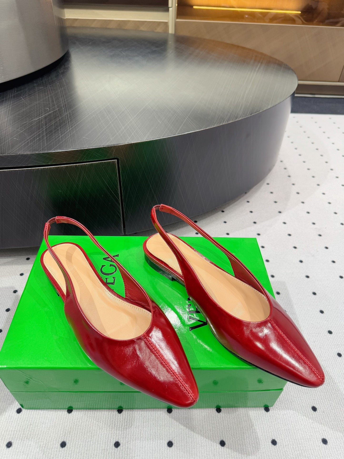 BOTTEGA VENETA 26S SLINGBACK FLATS IN RED CALFSKIN