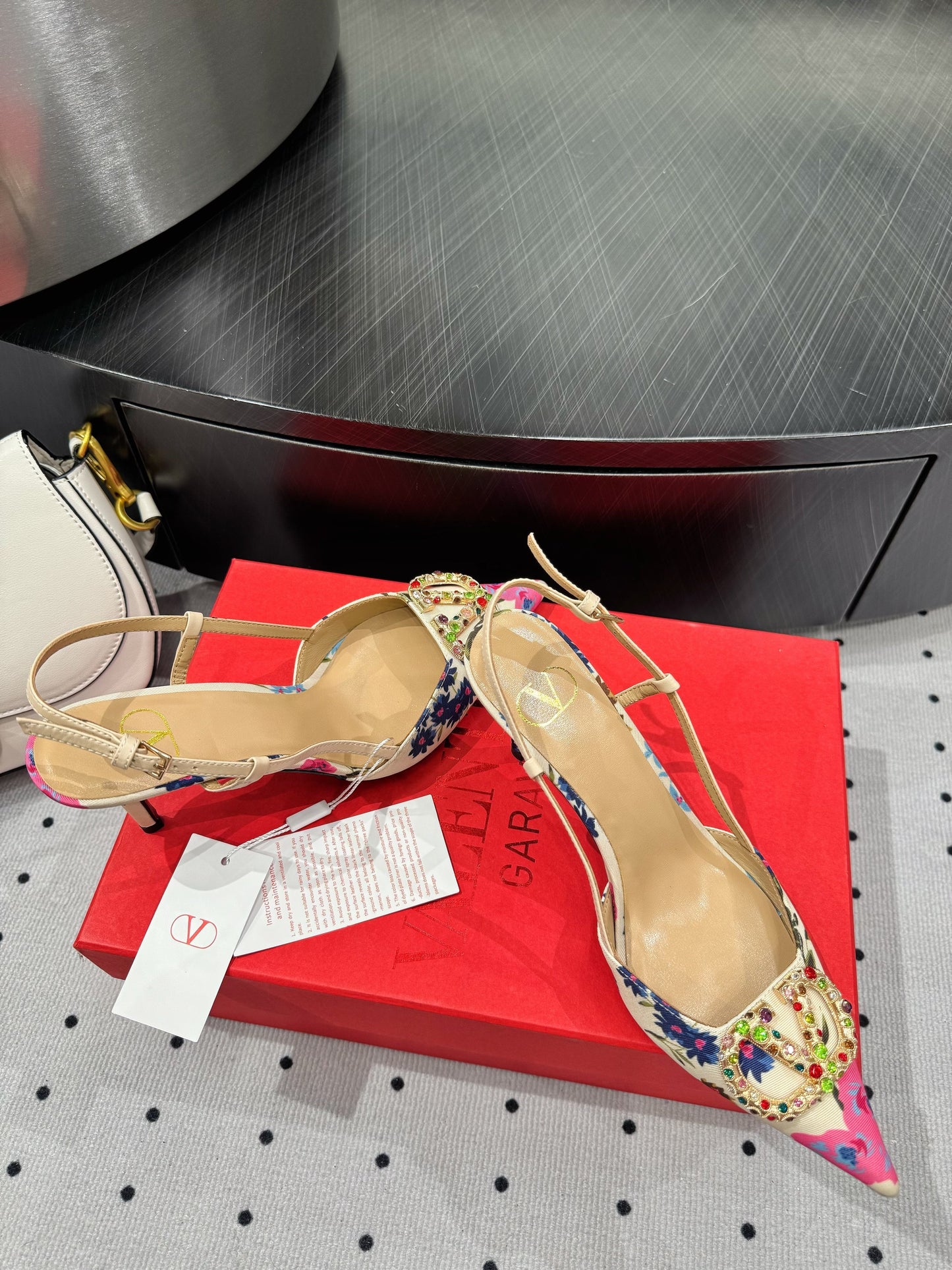 VLTN HIGH SLINGBACK 25S 80 MM IN WHITE MIX PINK FABRIC AND CALFSKIN - 35