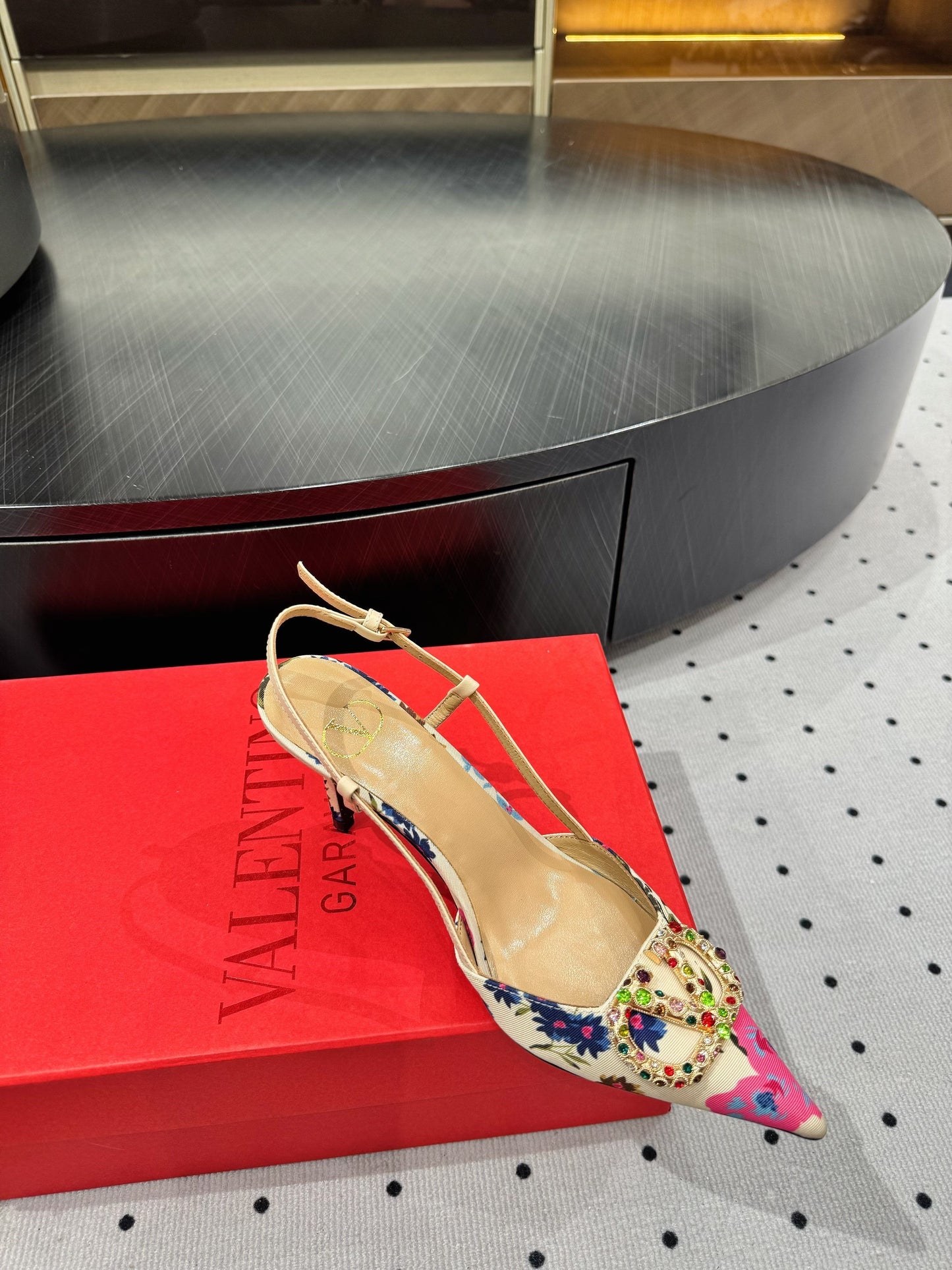VLTN HIGH SLINGBACK 25S 80 MM IN WHITE MIX PINK FABRIC AND CALFSKIN - 35