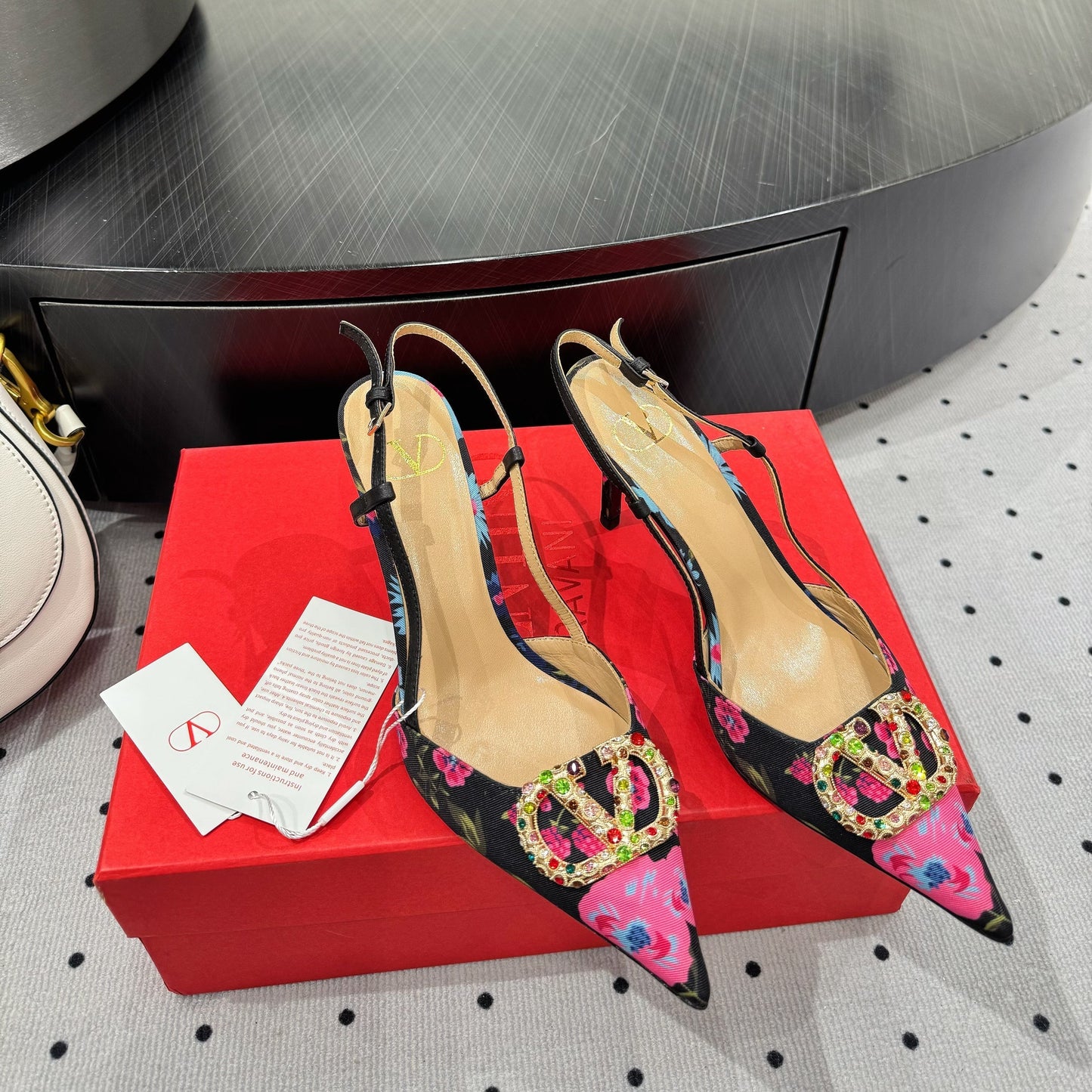 VLTN HIGH SLINGBACK 25S 80 MM IN BLACK MIX PINK FABRIC AND CALFSKIN - 35