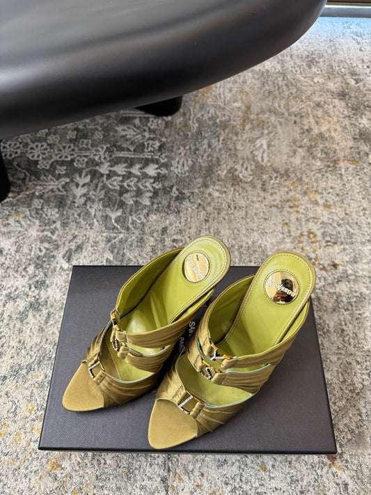 YSL 26S HEELED SANDALS 100 MM IN OLIVE GREEN FABRIC