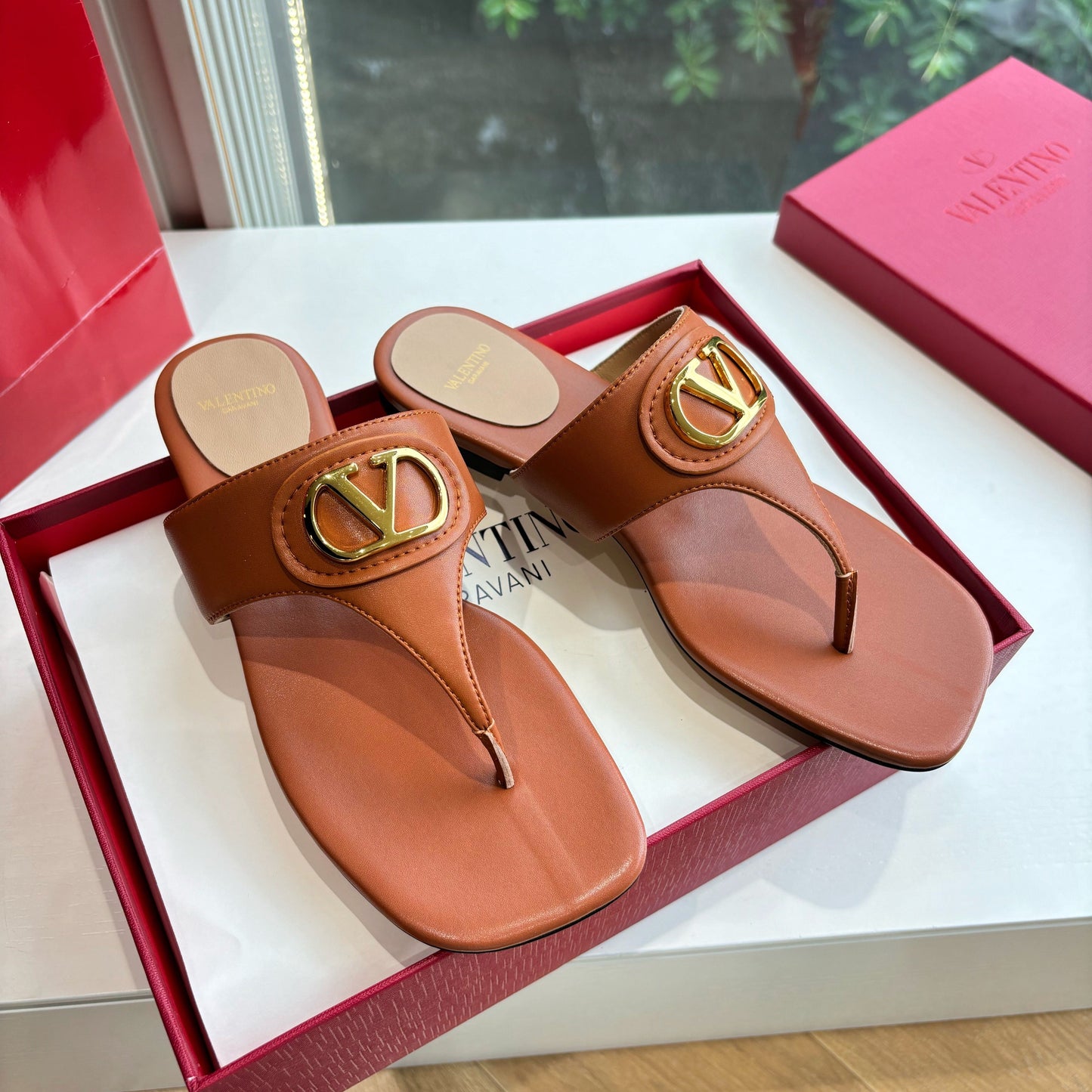 VLTN THONG SANDALS 25S IN BURNT ORANGE LAMBSKIN WITH GOLD HARDWARE - 35