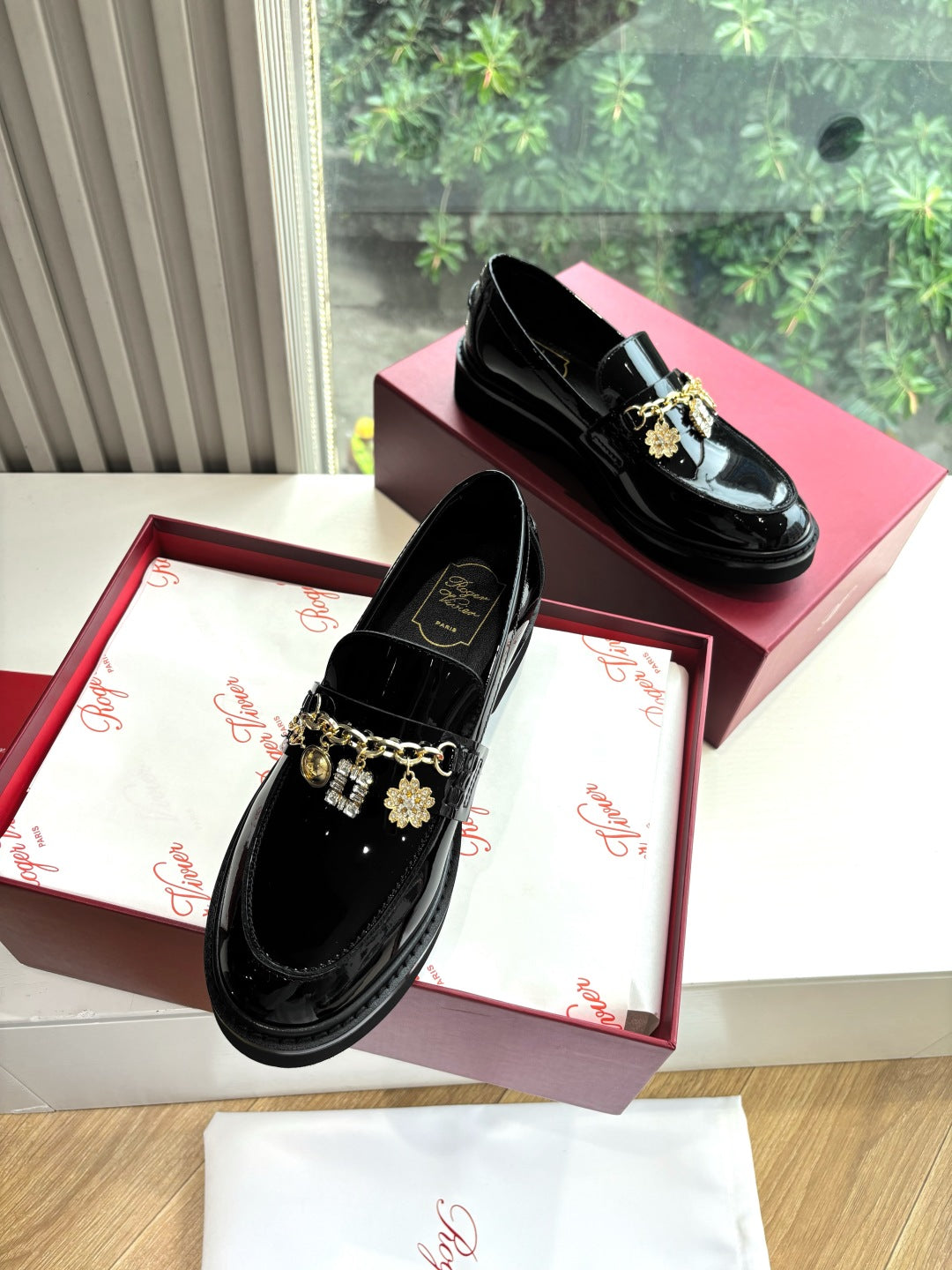 ROGER VIVIER 25S RANGERS CHAIN LOAFER IN BLACK GLOSSY CALFSKIN - 35