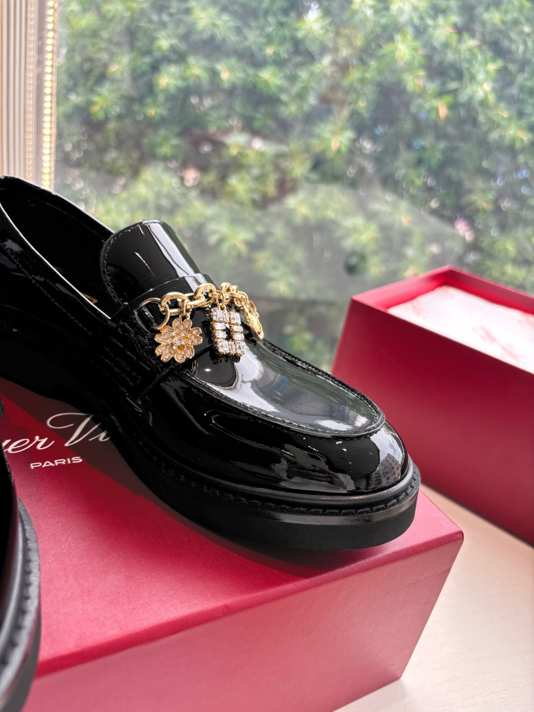 ROGER VIVIER 25S RANGERS CHAIN LOAFER IN BLACK GLOSSY CALFSKIN - 35