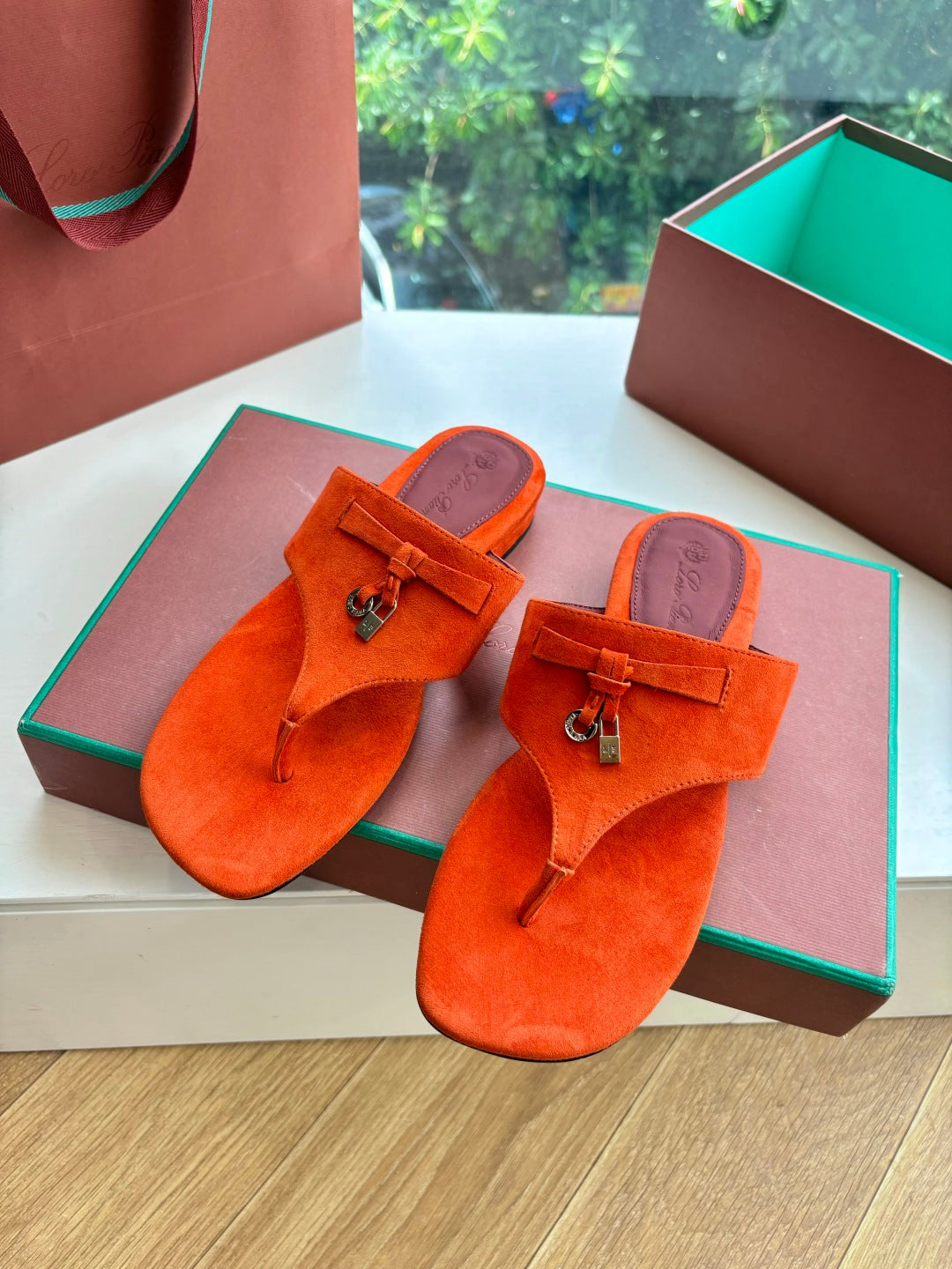 LP THONG SANDALS 25S IN ORANGE SUEDE - 35