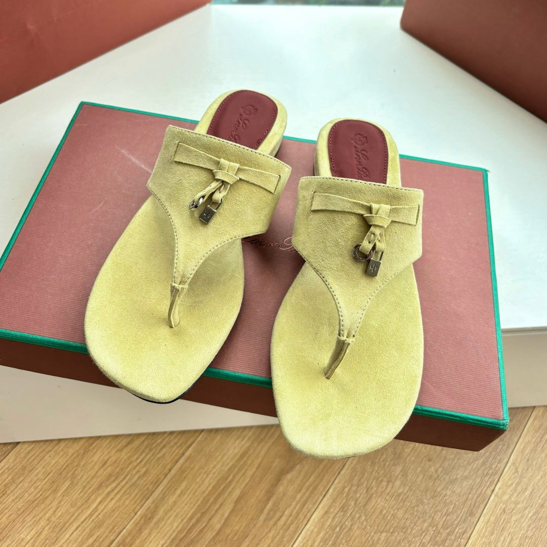 LP THONG SANDALS 25S IN PASTEL YELLOW SUEDE - 35