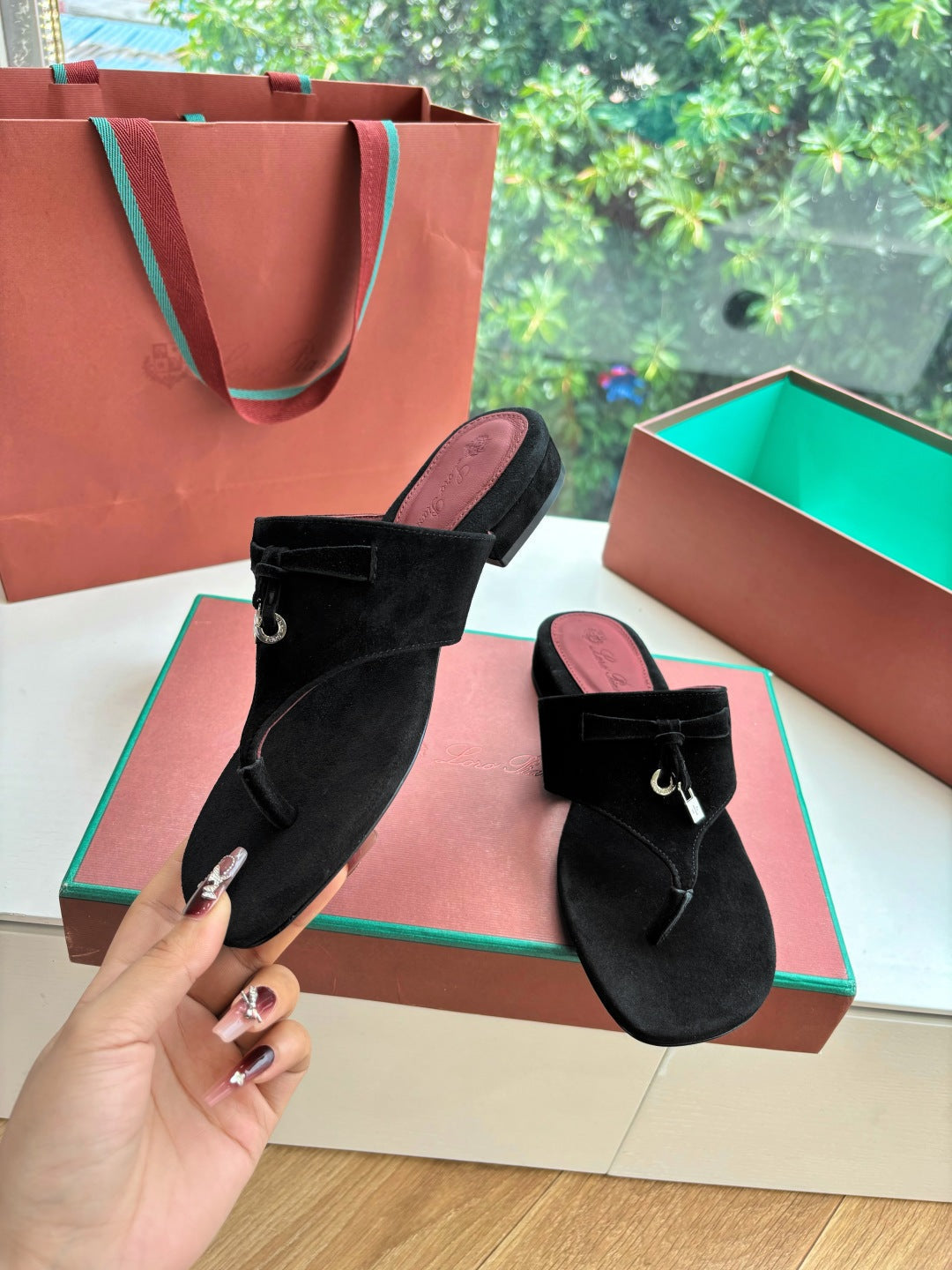 LP THONG SANDALS 25S IN BLACK SUEDE - 35
