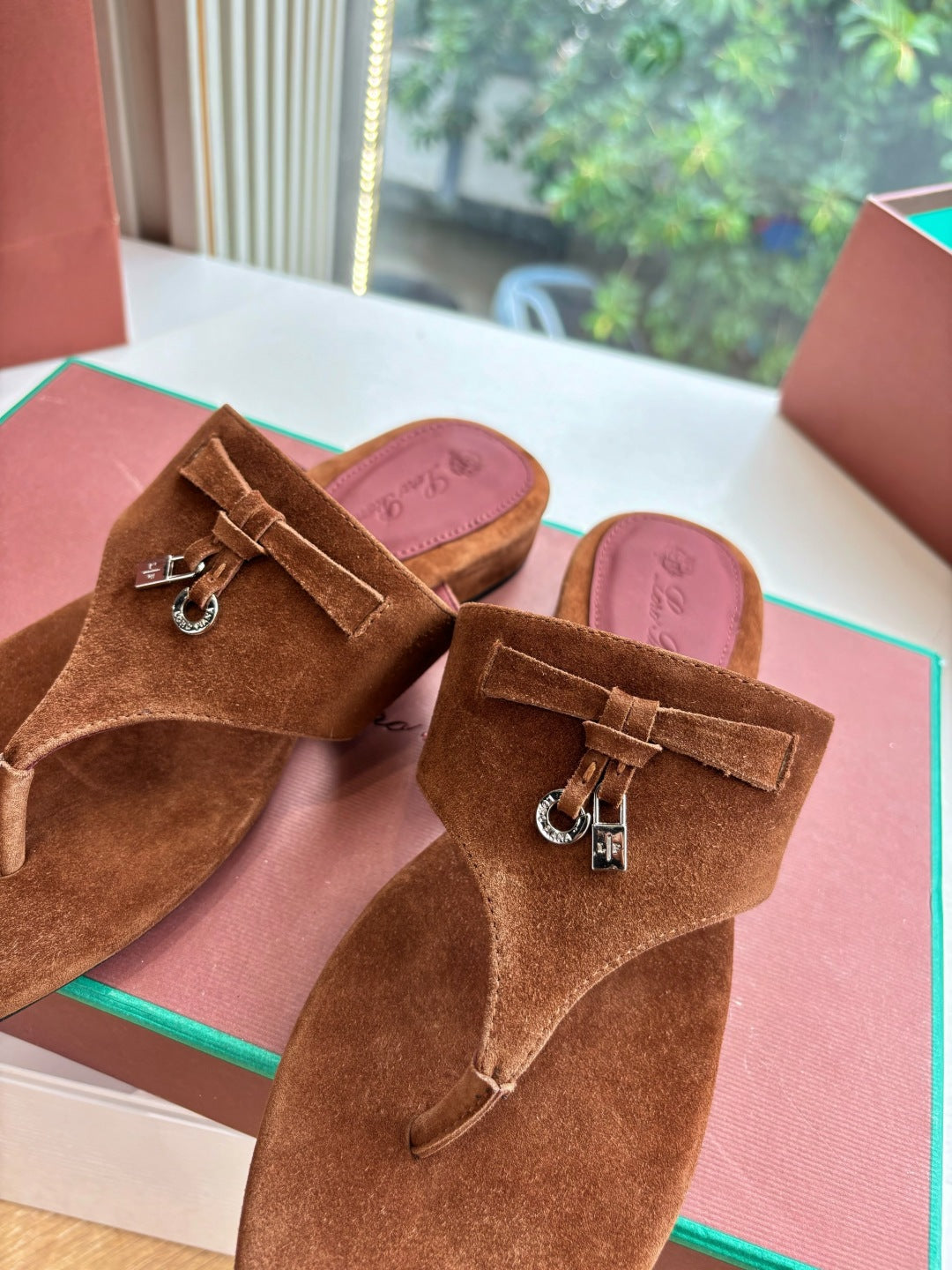 LP THONG SANDALS 25S IN BROWN SUEDE - 35