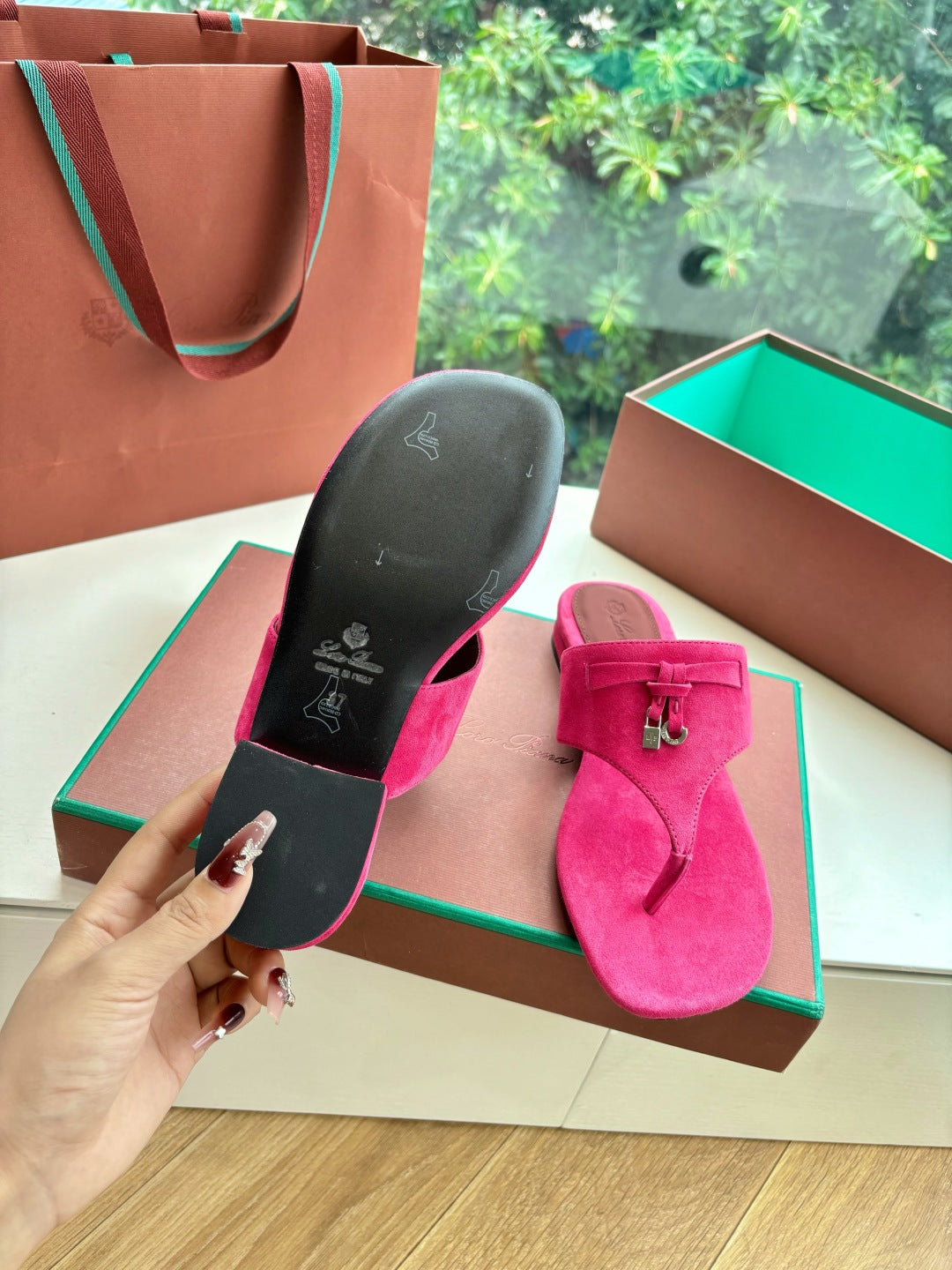 LP THONG SANDALS 25S IN DARK PINK SUEDE - 35