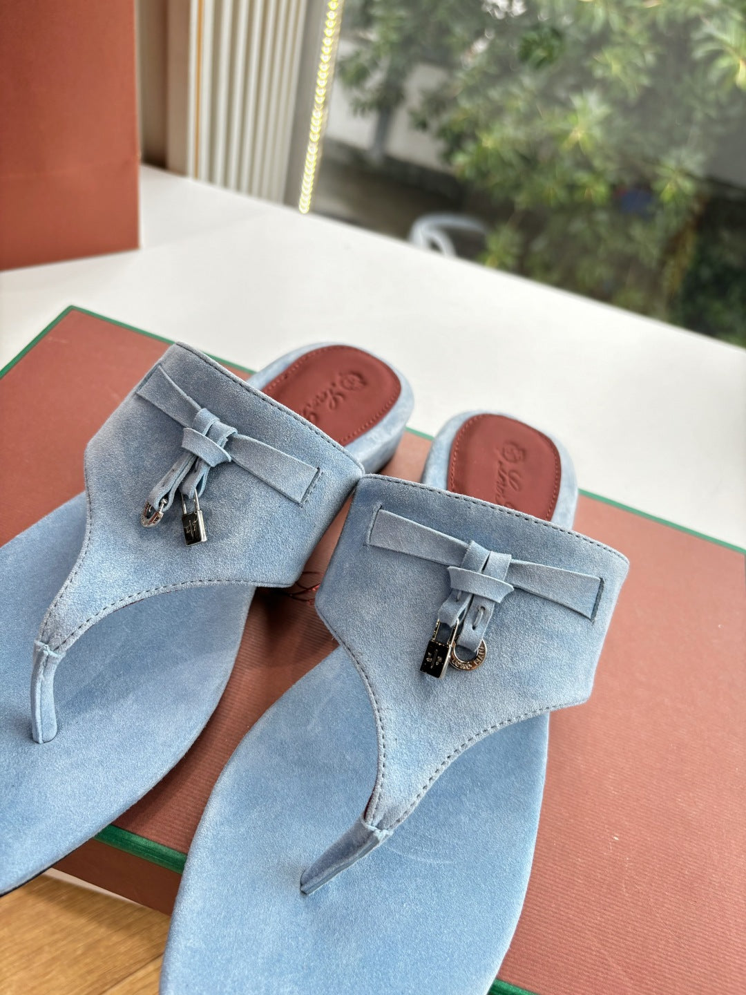 LP THONG SANDALS 25S IN SKY BLUE SUEDE - 35