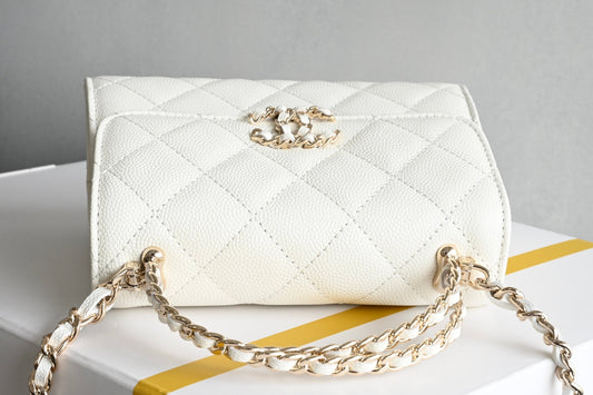 CHANEL 25S KELLY 14,5 СМ З БІЛОЇ ОВЕЧОЇ ШКІРИ