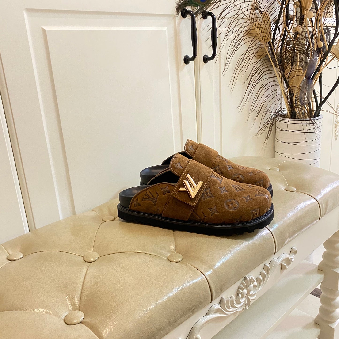 COSY FLAT COMFORT CLOG IN CHOCOLATE BROWN EMBOSSED SUEDE - 35