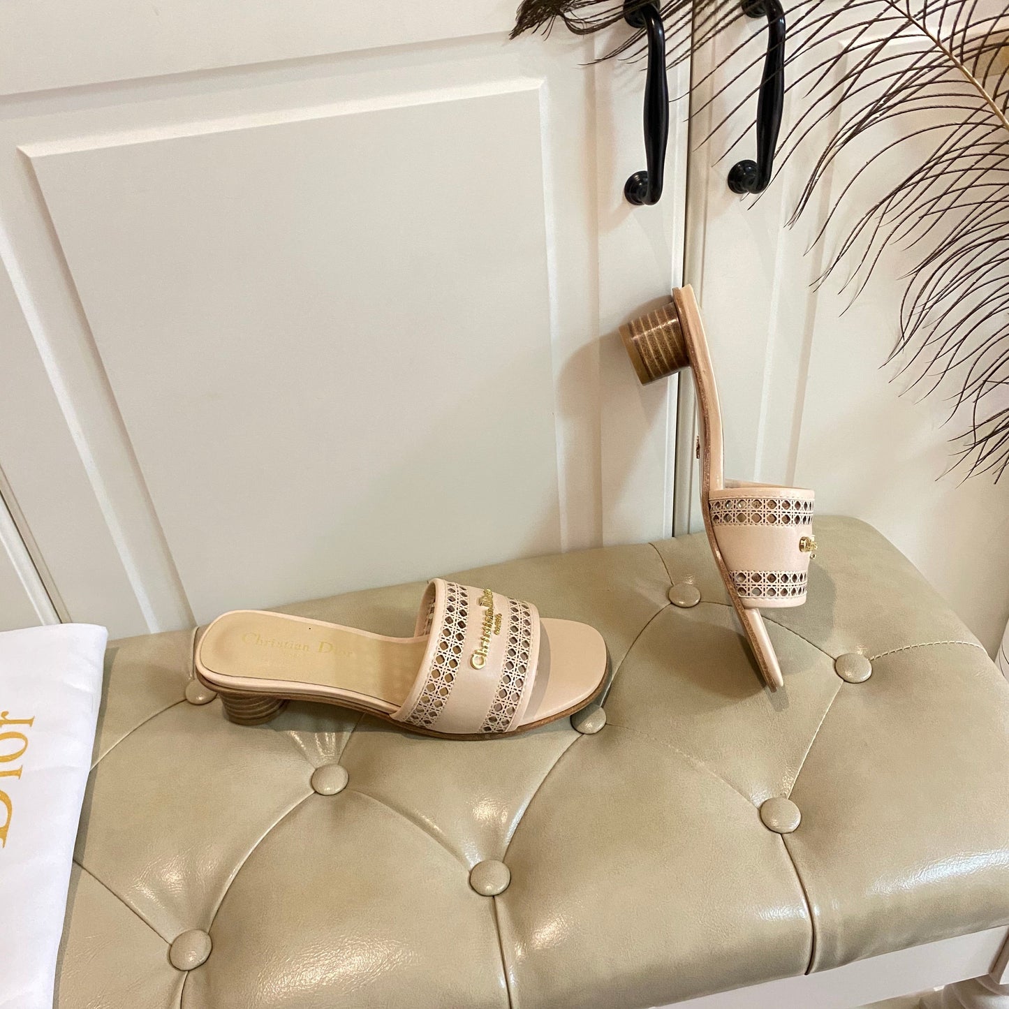 DWAY HEELED SLIDE IN CAMEL BEIGE CALFSKIN WITH GOLD LOGO - 35