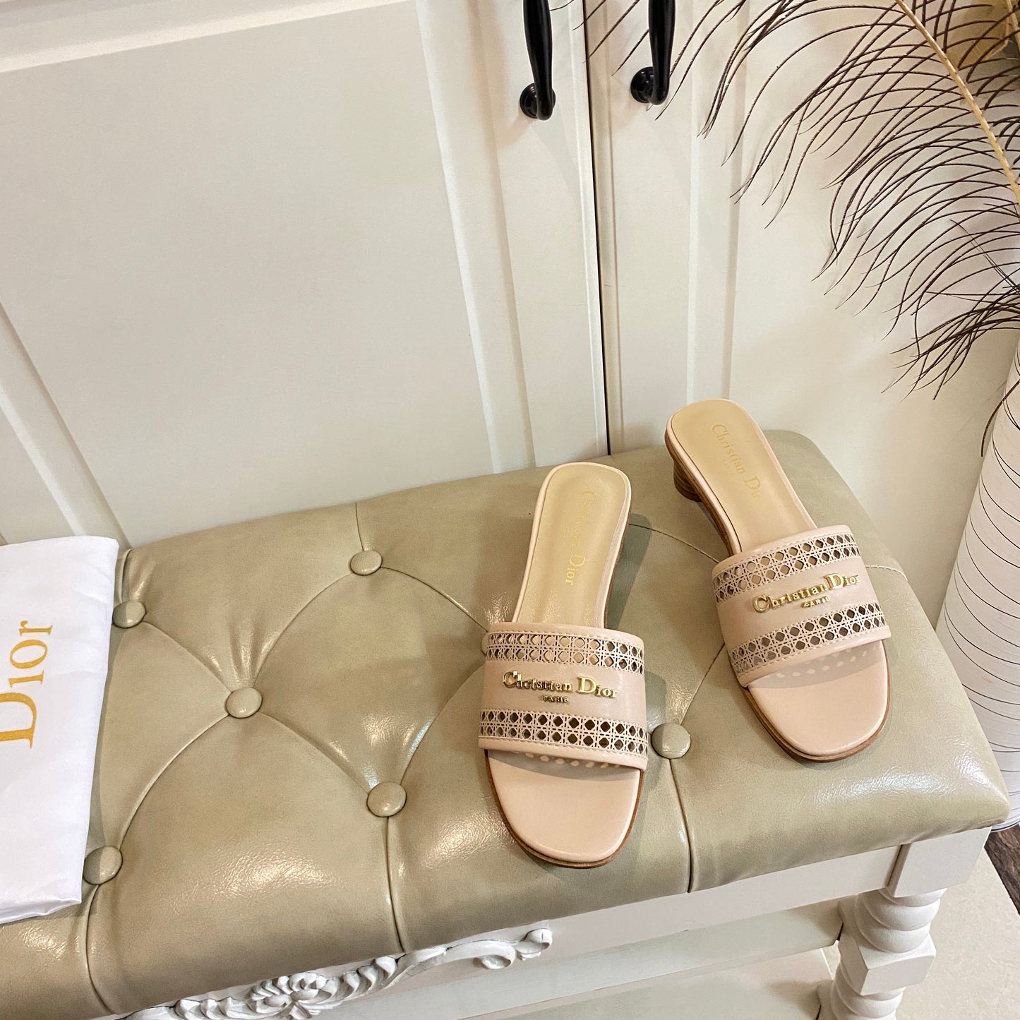 DWAY HEELED SLIDE IN CAMEL BEIGE CALFSKIN WITH GOLD LOGO - 35