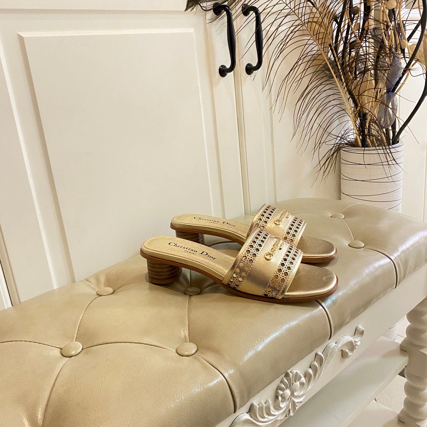 DWAY HEELED SLIDE IN GOLD CALFSKIN WITH GOLD LOGO - 35