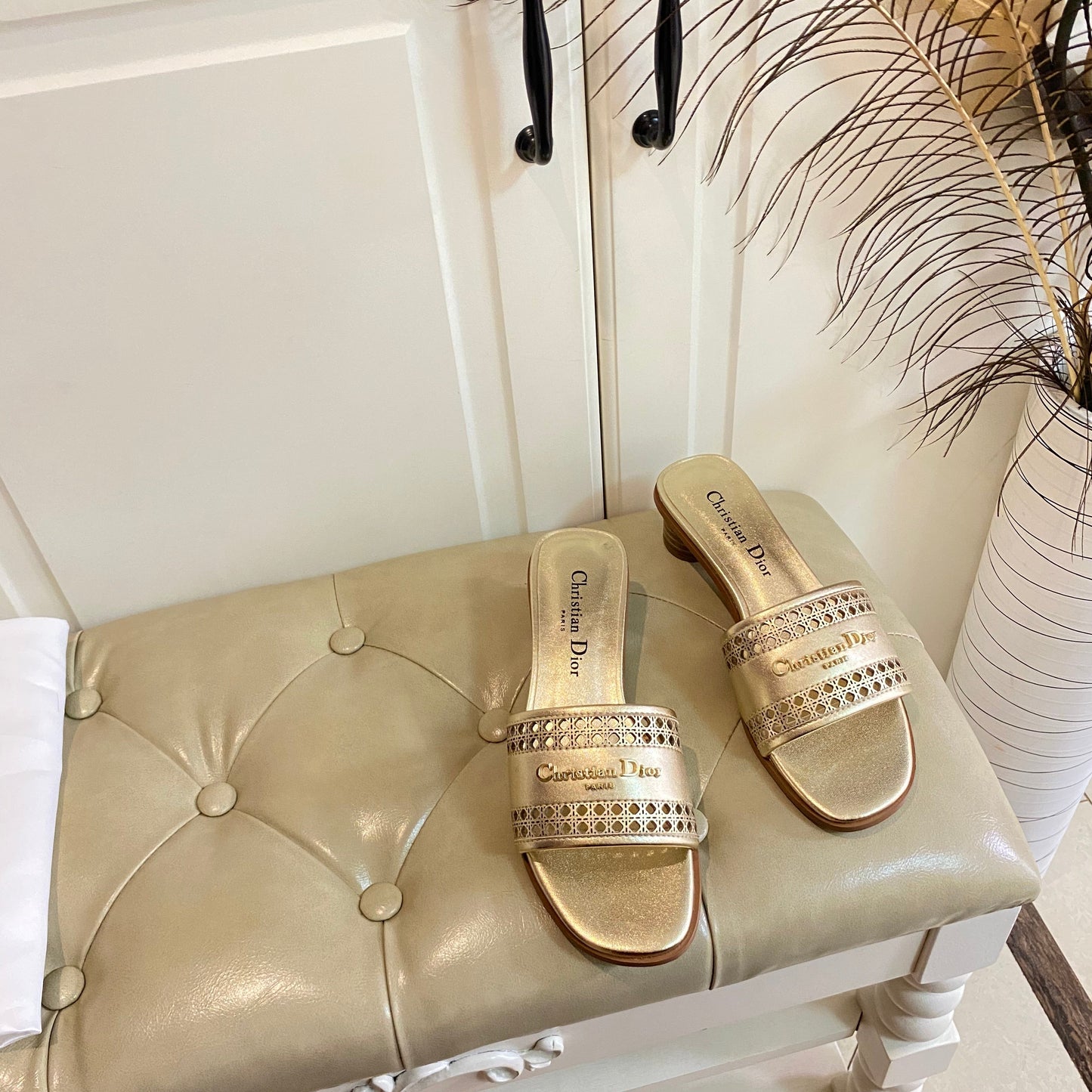 DWAY HEELED SLIDE IN GOLD CALFSKIN WITH GOLD LOGO - 35