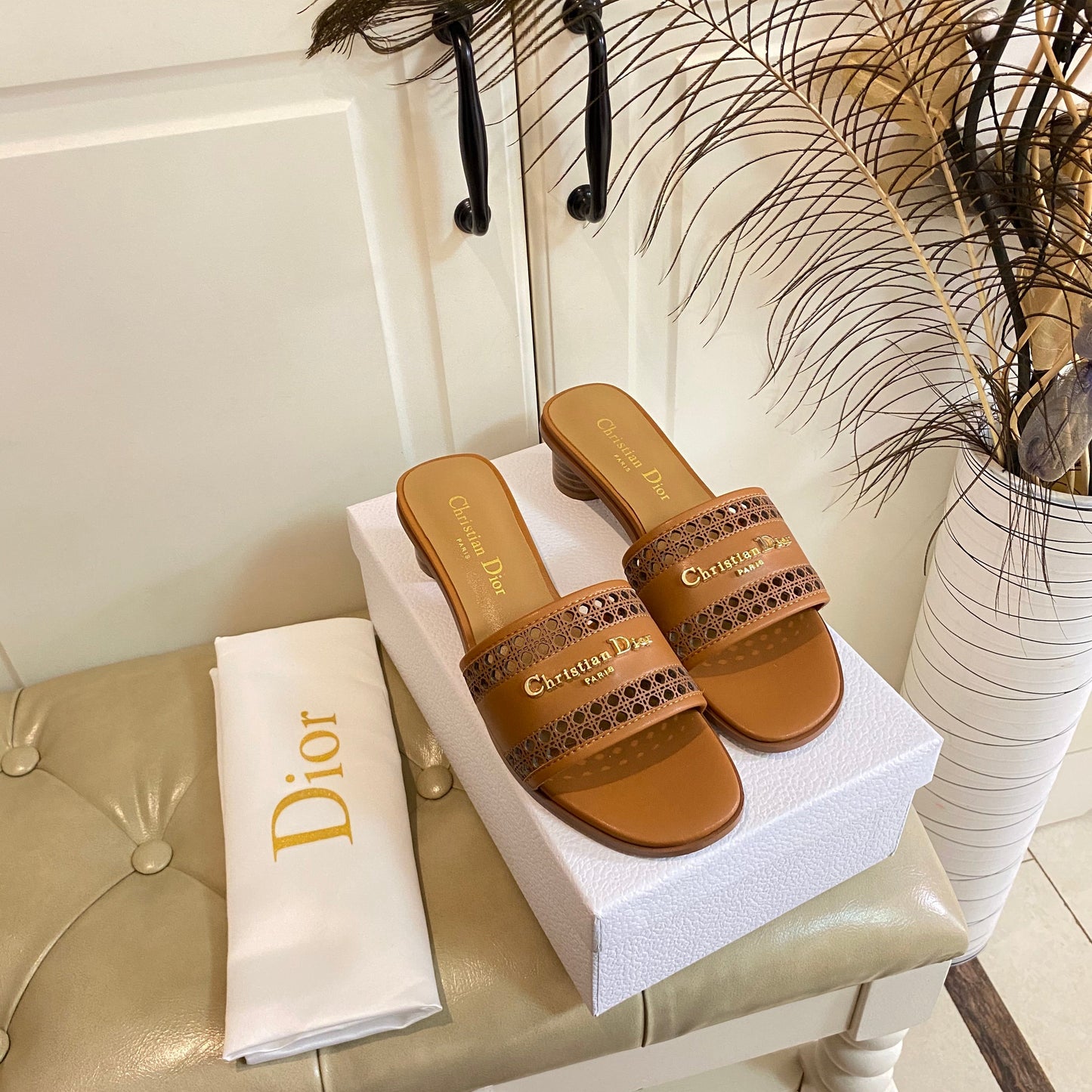 DWAY HEELED SLIDE IN BRONZE BROWN CALFSKIN WITH GOLD LOGO - 35