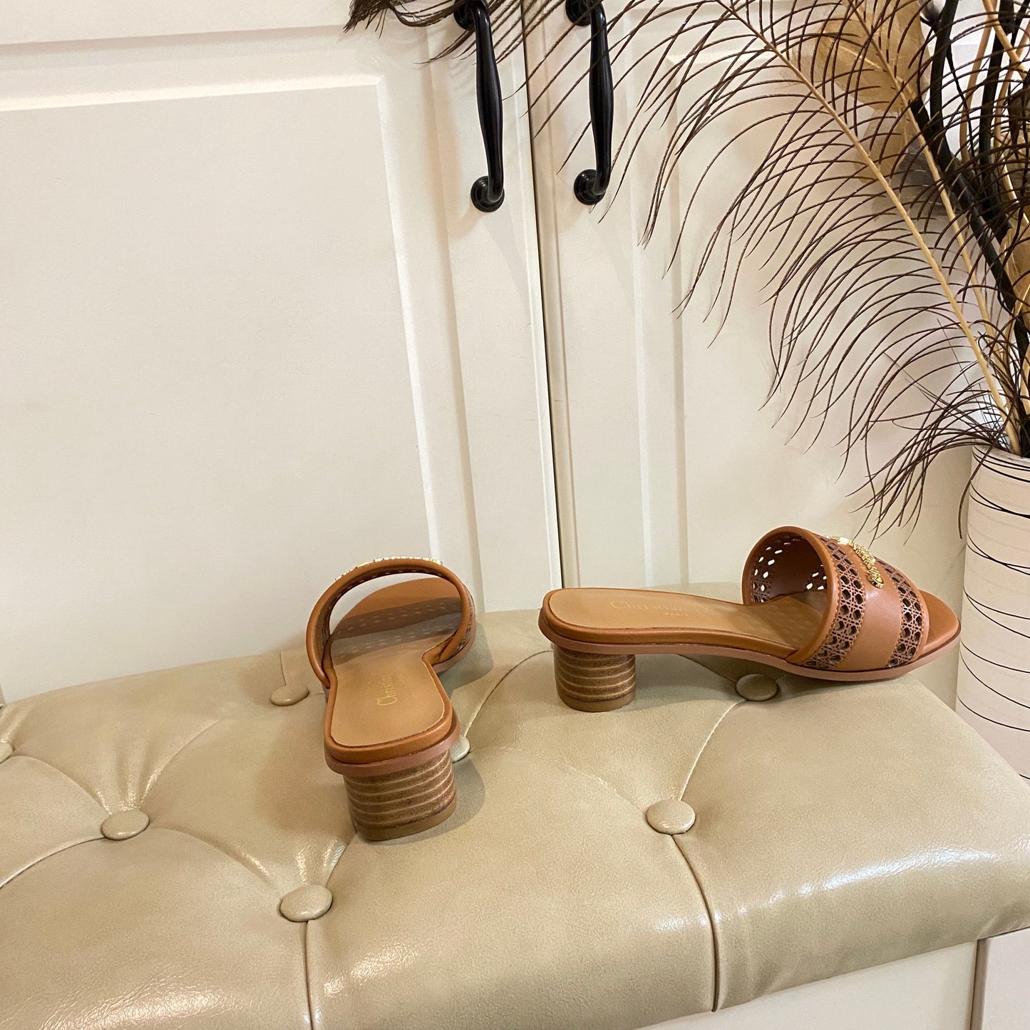 DWAY HEELED SLIDE IN BRONZE BROWN CALFSKIN WITH GOLD LOGO - 35