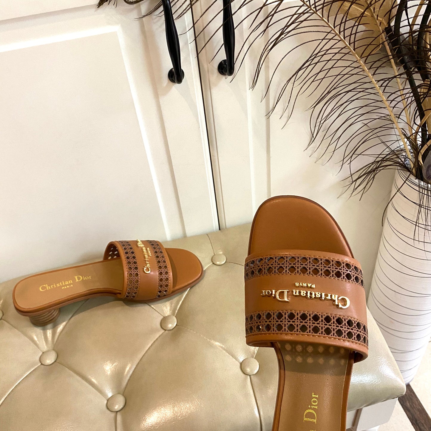 DWAY HEELED SLIDE IN BRONZE BROWN CALFSKIN WITH GOLD LOGO - 35