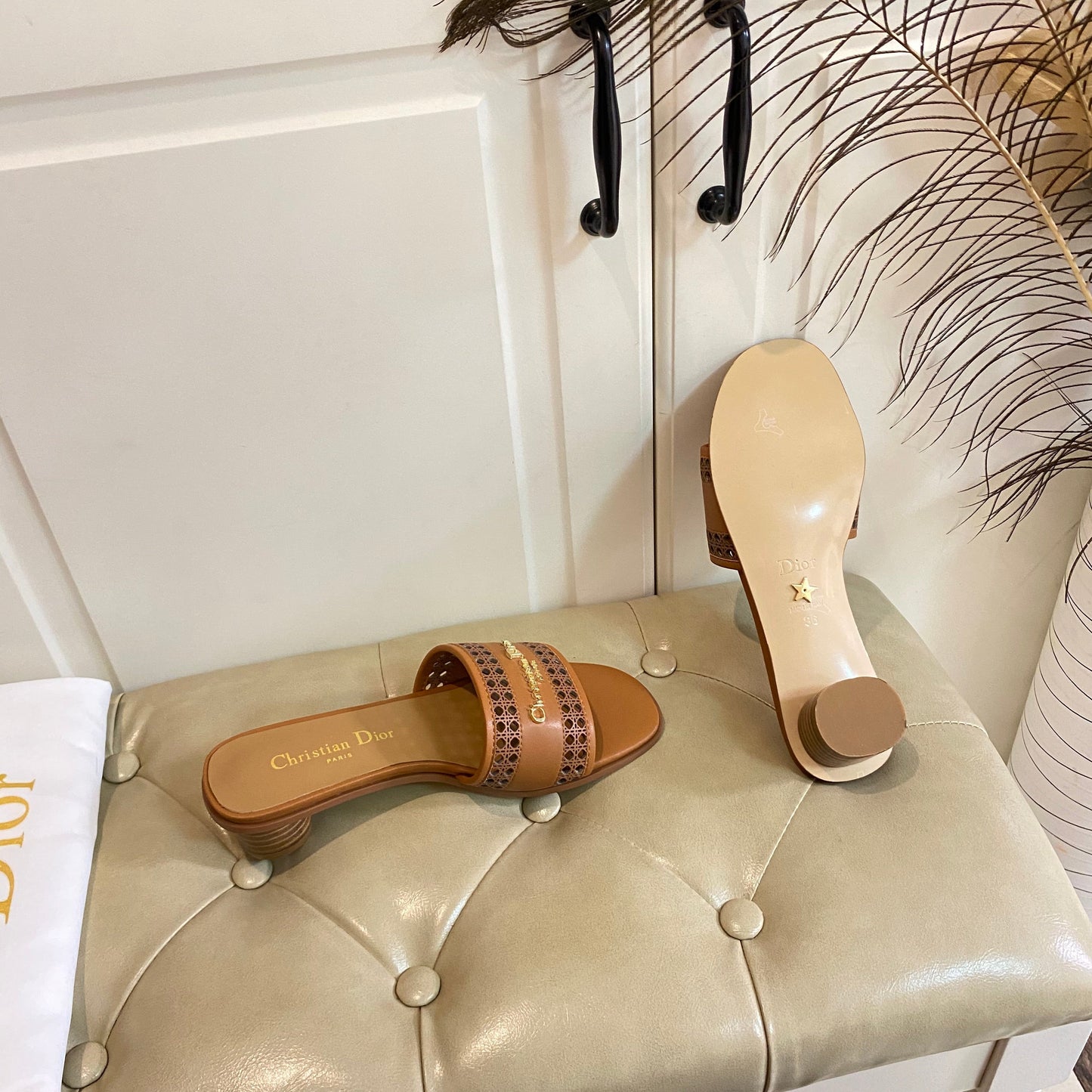 DWAY HEELED SLIDE IN BRONZE BROWN CALFSKIN WITH GOLD LOGO - 35