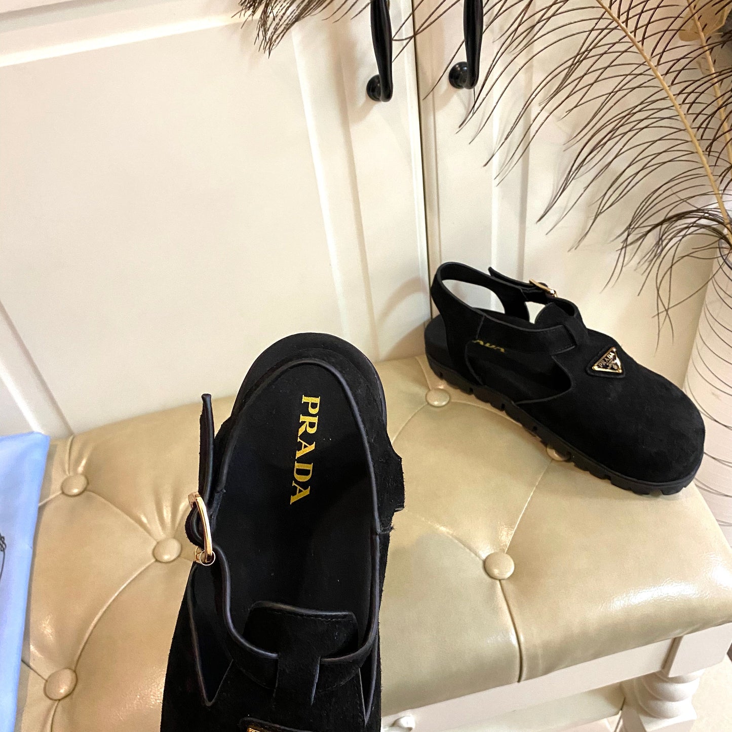 RUBBER SOLE SANDALS IN BLACK SUEDE - 35