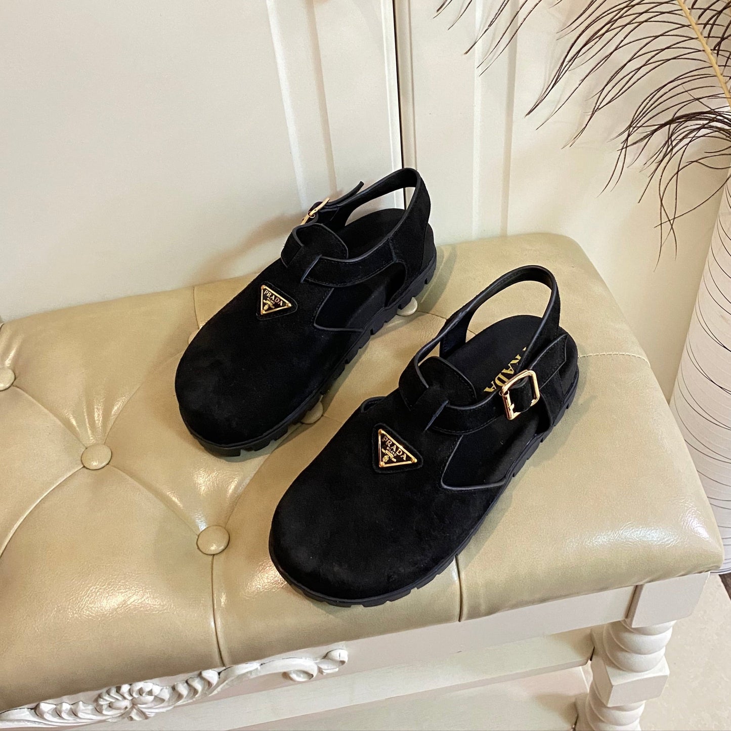 RUBBER SOLE SANDALS IN BLACK SUEDE - 35