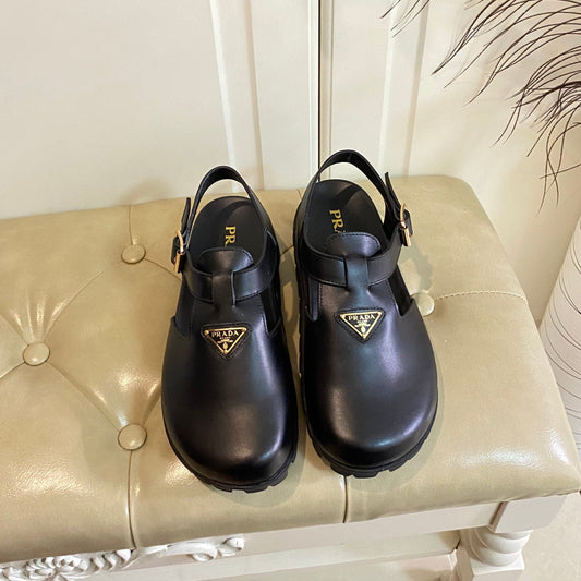 RUBBER SOLE SANDALS IN BLACK SMOOTH LAMBSKIN - 35