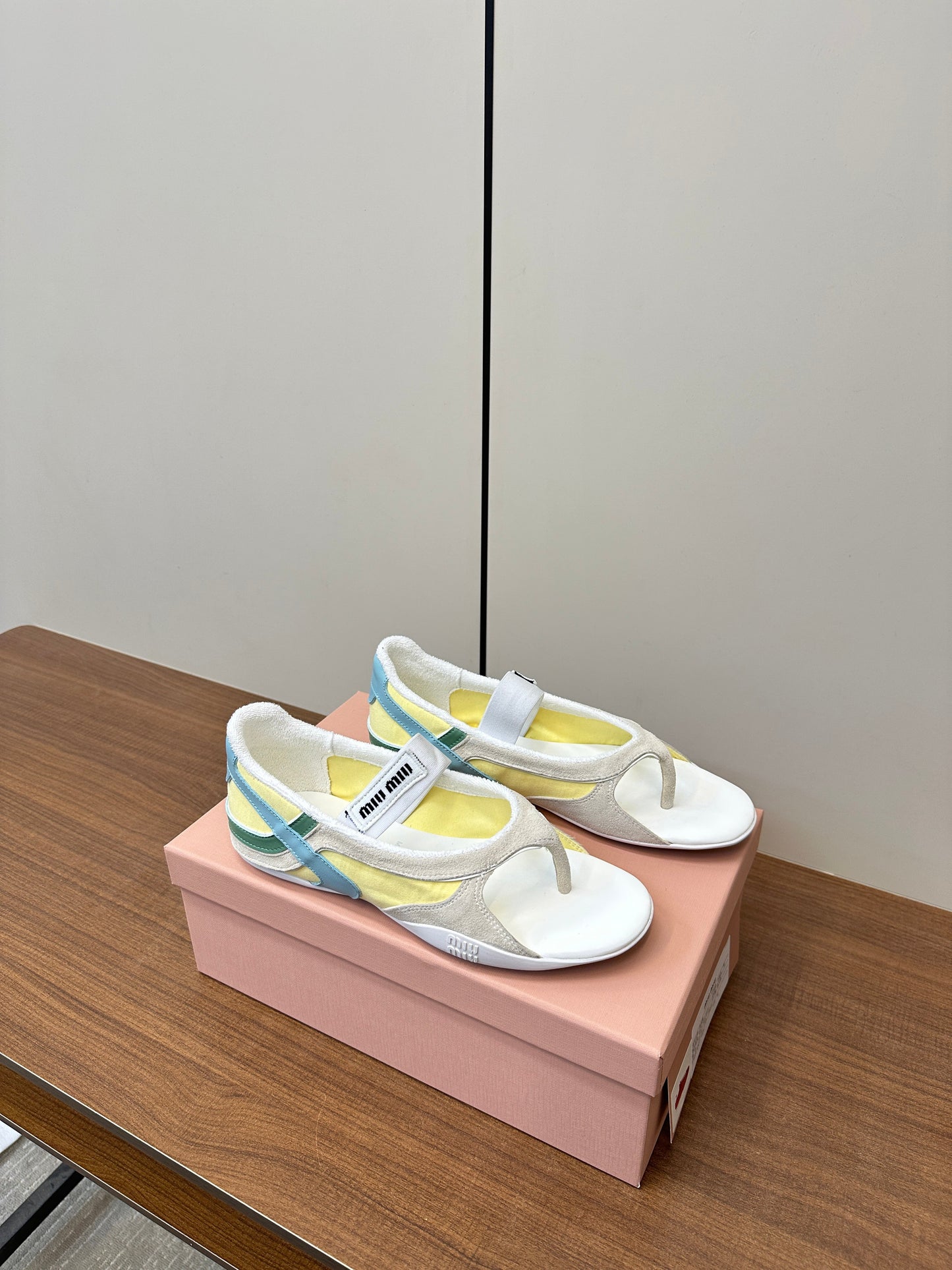 THONG SANDALS IN BEIGE SUEDE MIX YELLOW TECH FABRIC - 35