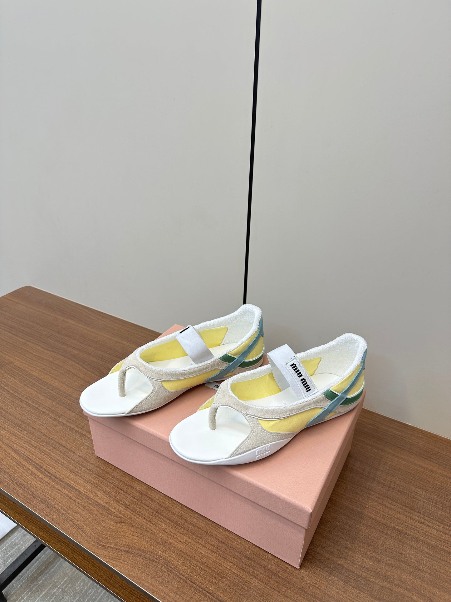 THONG SANDALS IN BEIGE SUEDE MIX YELLOW TECH FABRIC - 35