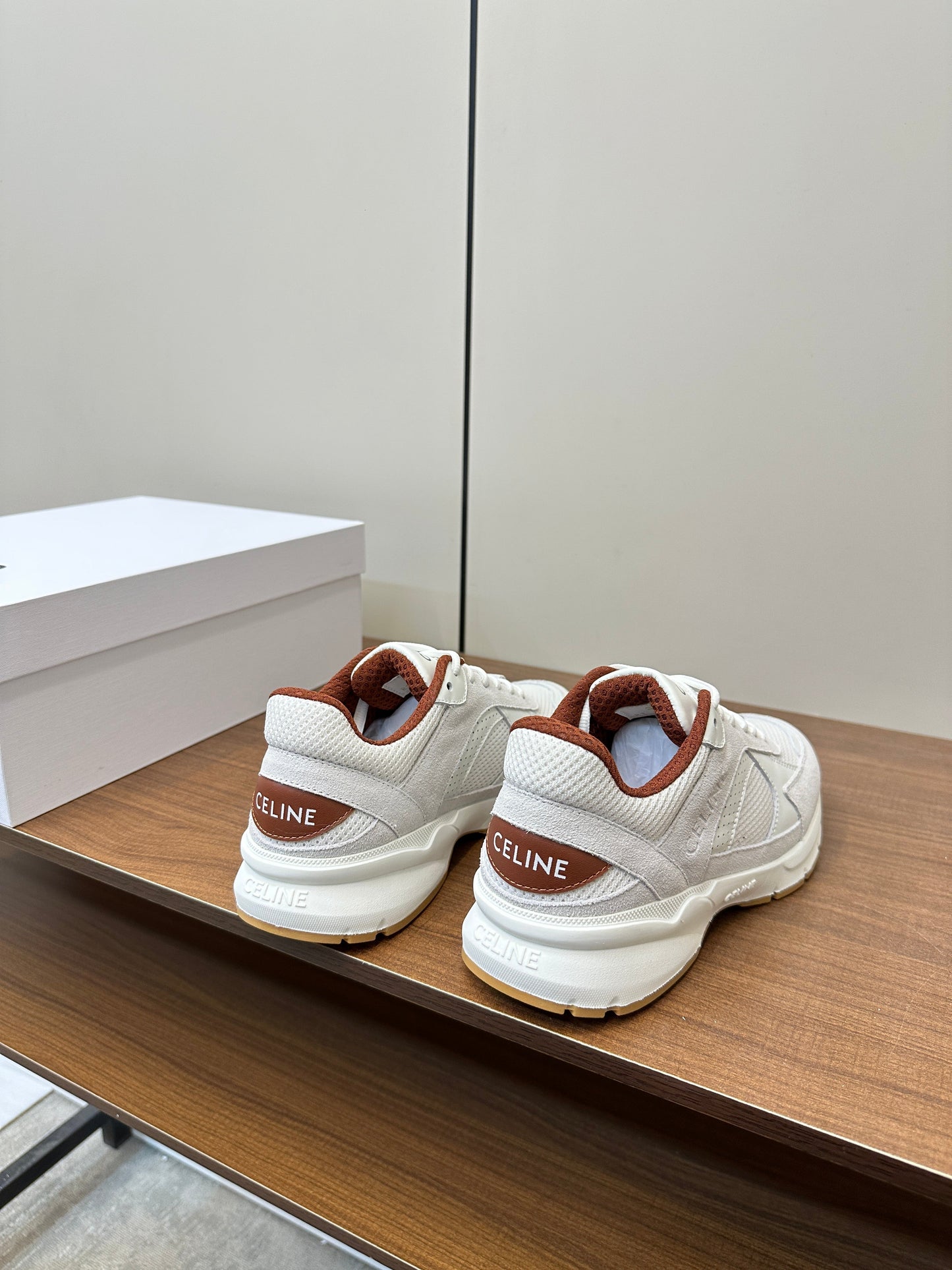 RUNNER CR-03 LOW LACE-UP PALE GRAY SUEDE AND WHITE CALFSKIN - 35