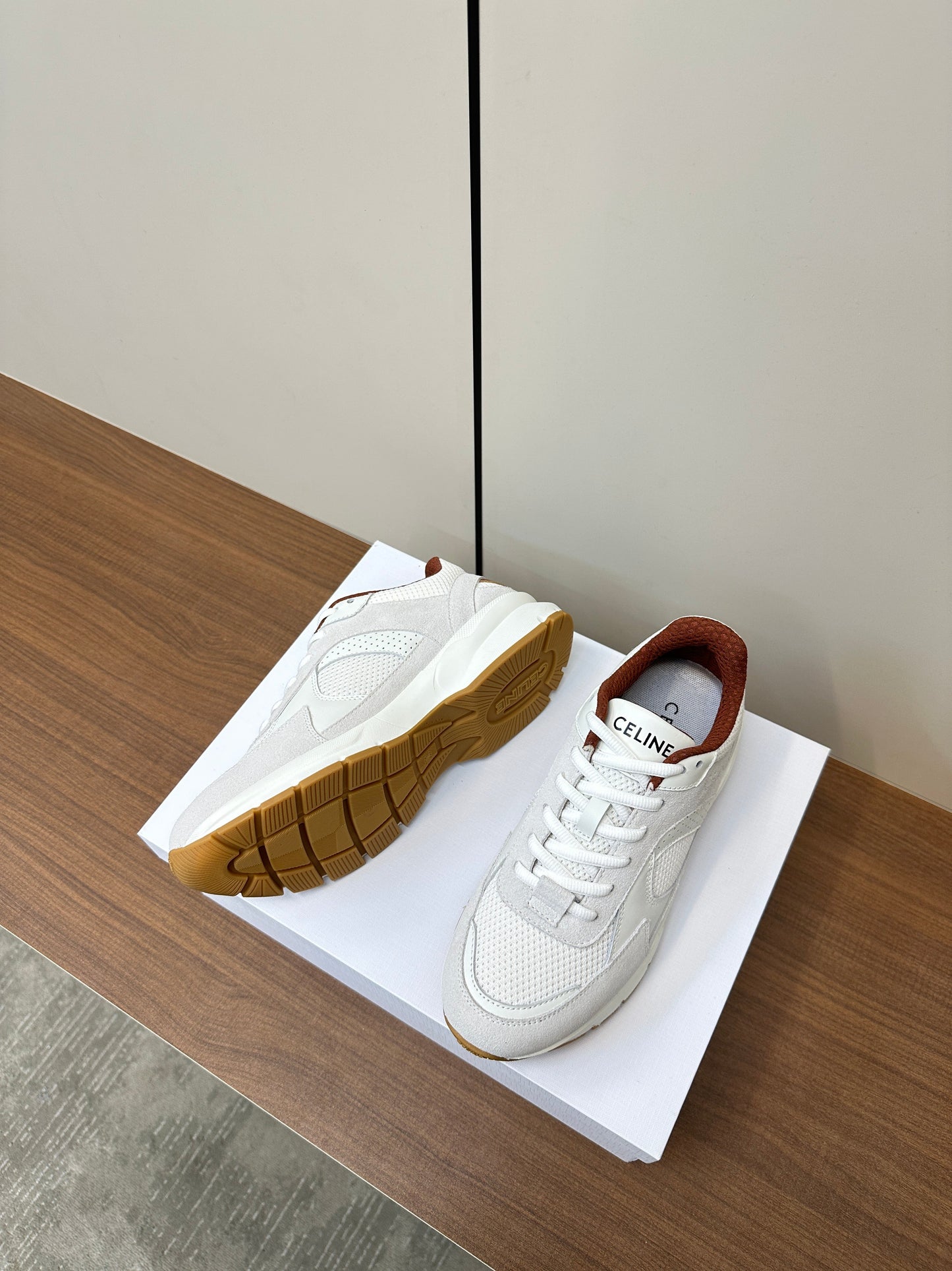 RUNNER CR-03 LOW LACE-UP PALE GRAY SUEDE AND WHITE CALFSKIN - 35
