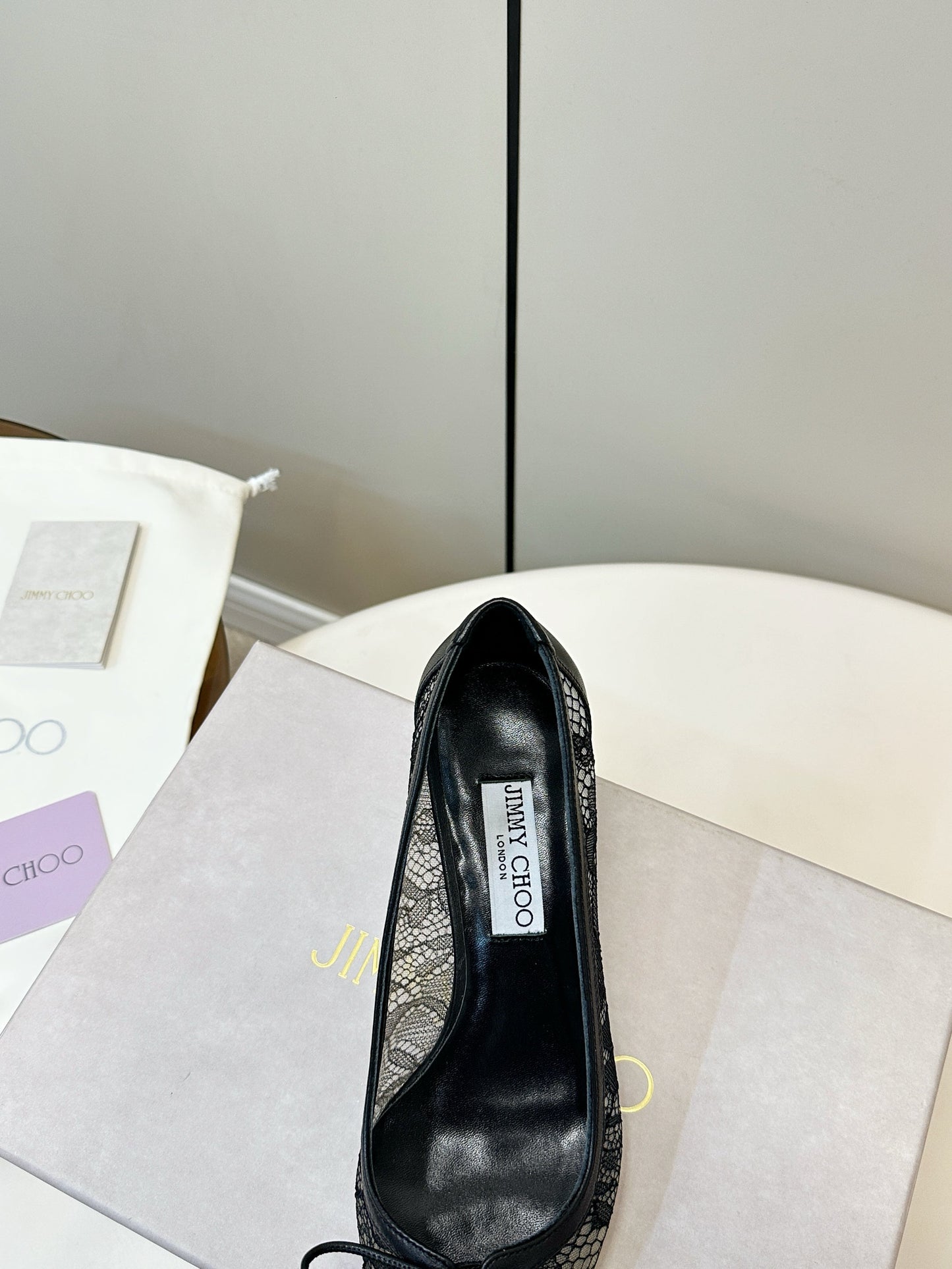 БОСОНІЖКИ JIMMY CHOO 26S НА ШНУРІВЦІ З ЧОРНОГО МЕРЕЖИВА ТА ОВЕЧОЇ ШКІРИ