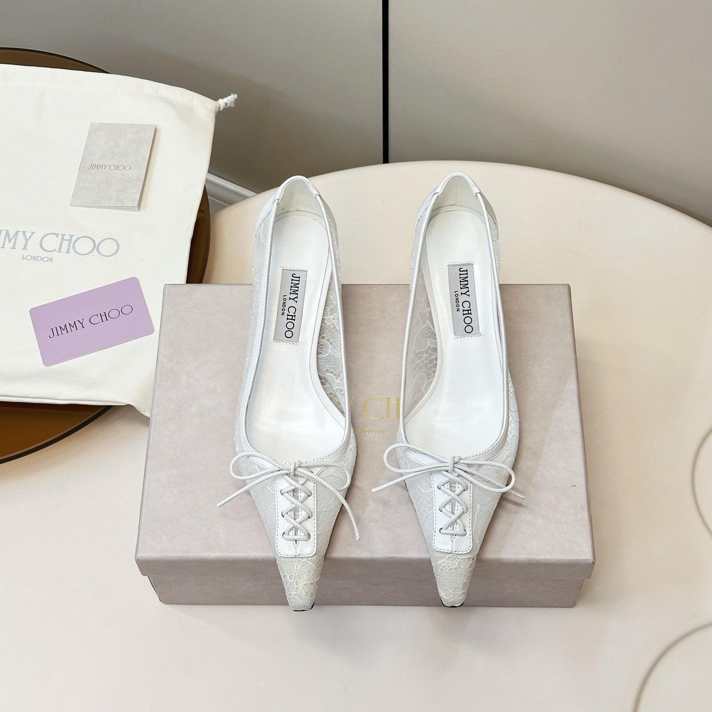 БОСОНІЖКИ JIMMY CHOO 26S НА ШНУРІВЦІ З БІЛОГО МЕРЕЖИВА ТА ШКІРИ ЯГНЯТИ