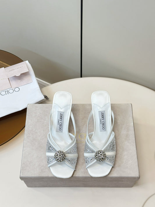 JIMMY CHOO 26S SACORA MULE 80 MM IN WHITE CRYSTAL EMBELLISHMENT