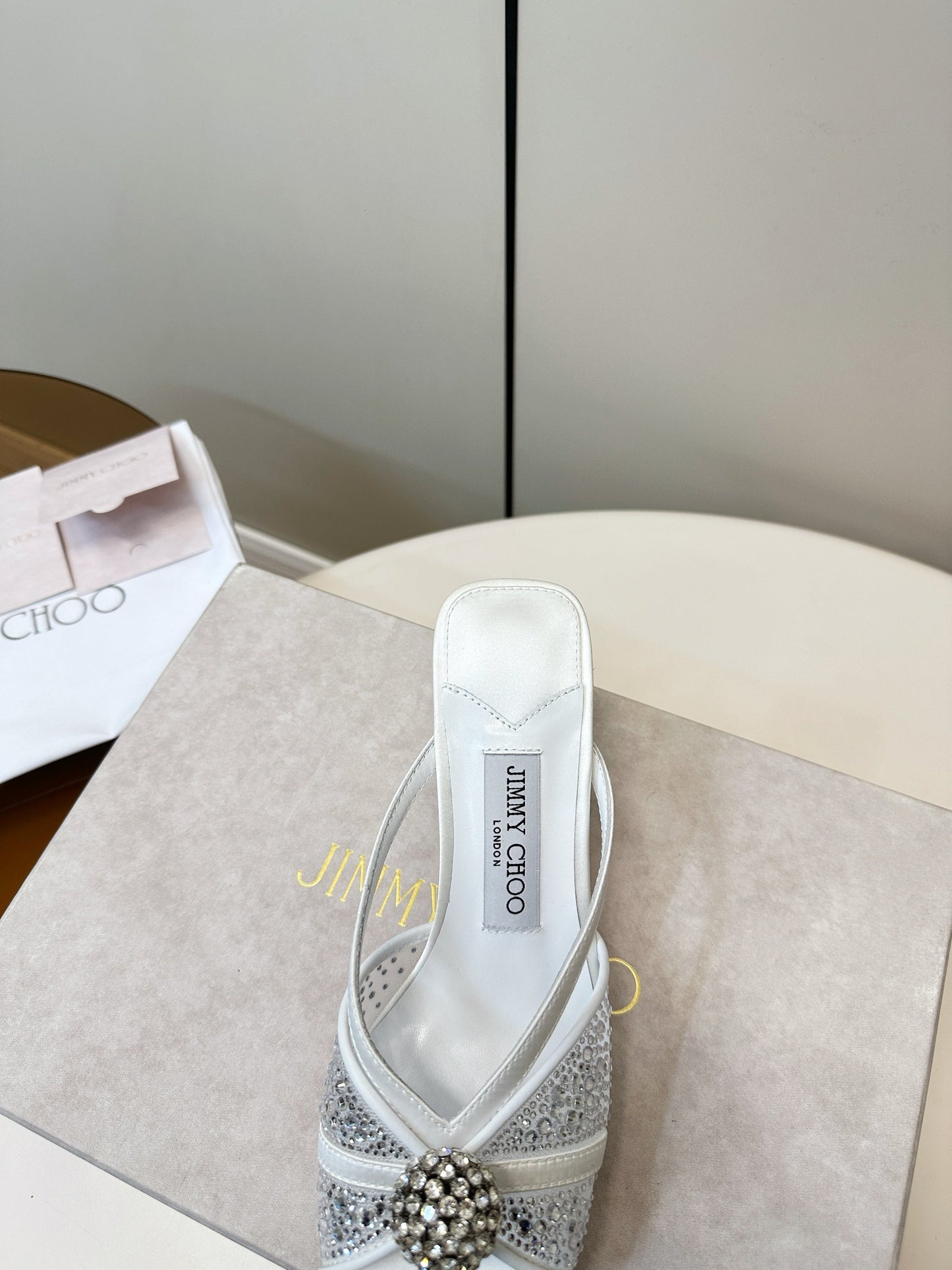 JIMMY CHOO 26S SACORA MULE 80 MM IN WHITE CRYSTAL EMBELLISHMENT