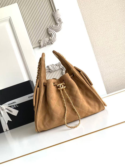 CHANEL 25S СУМКА ХОБО 30 З КОРИЧНЕВОЇ ЗАМШІ ІЗ ЗОЛОТИСТОЮ ФУРНІТУРОЮ