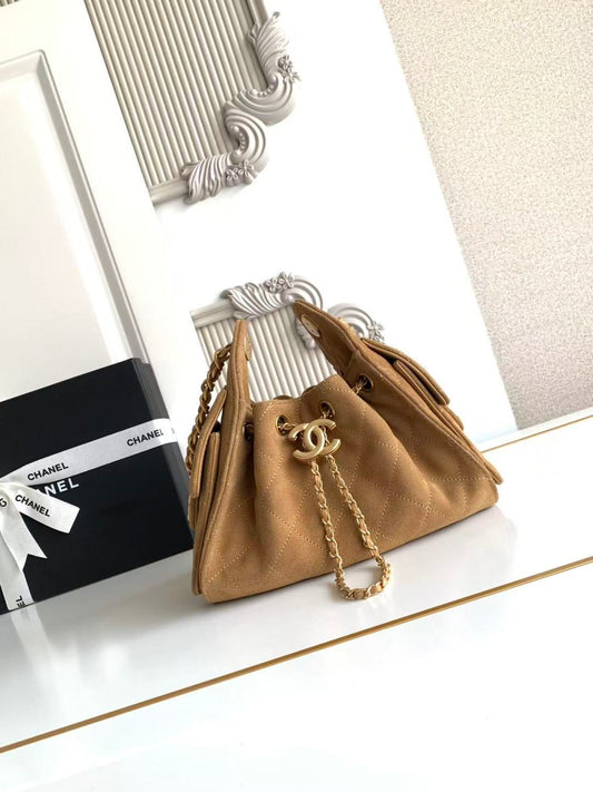 CHANEL 25S СУМКА ХОБО 22 З КОРИЧНЕВОЇ ЗАМШІ ІЗ ЗОЛОТОЮ ФУРНІТУРОЮ