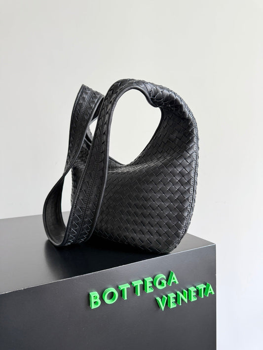 BOTTEGA VENETA 25S ВЕЛИКА СУМКА VENETO 38 З ЧОРНОЇ ТЕЛЯЧОЇ ШКІРИ, СРІБНА ФУРНІТУРА